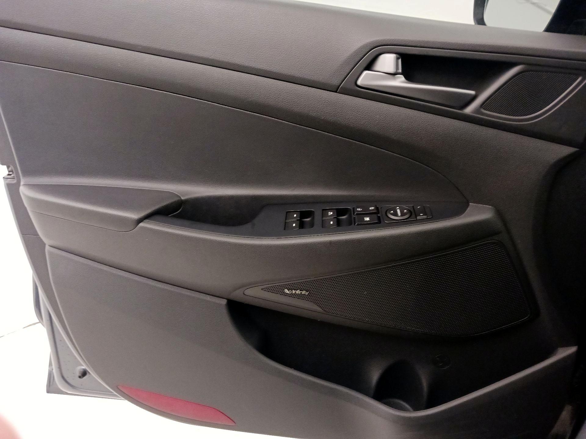 Thumbnail: 2017 Hyundai Tucson - 12