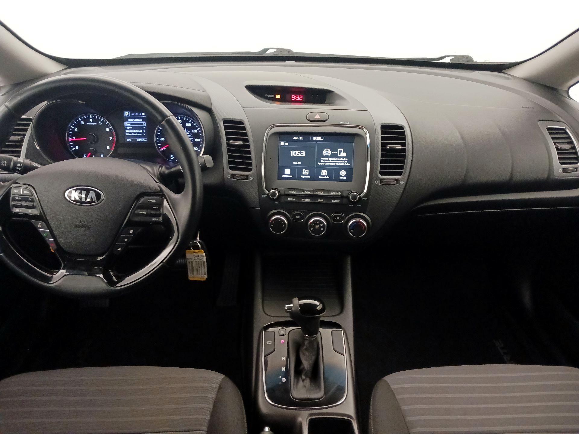 Thumbnail: 2017 Kia Forte - 9