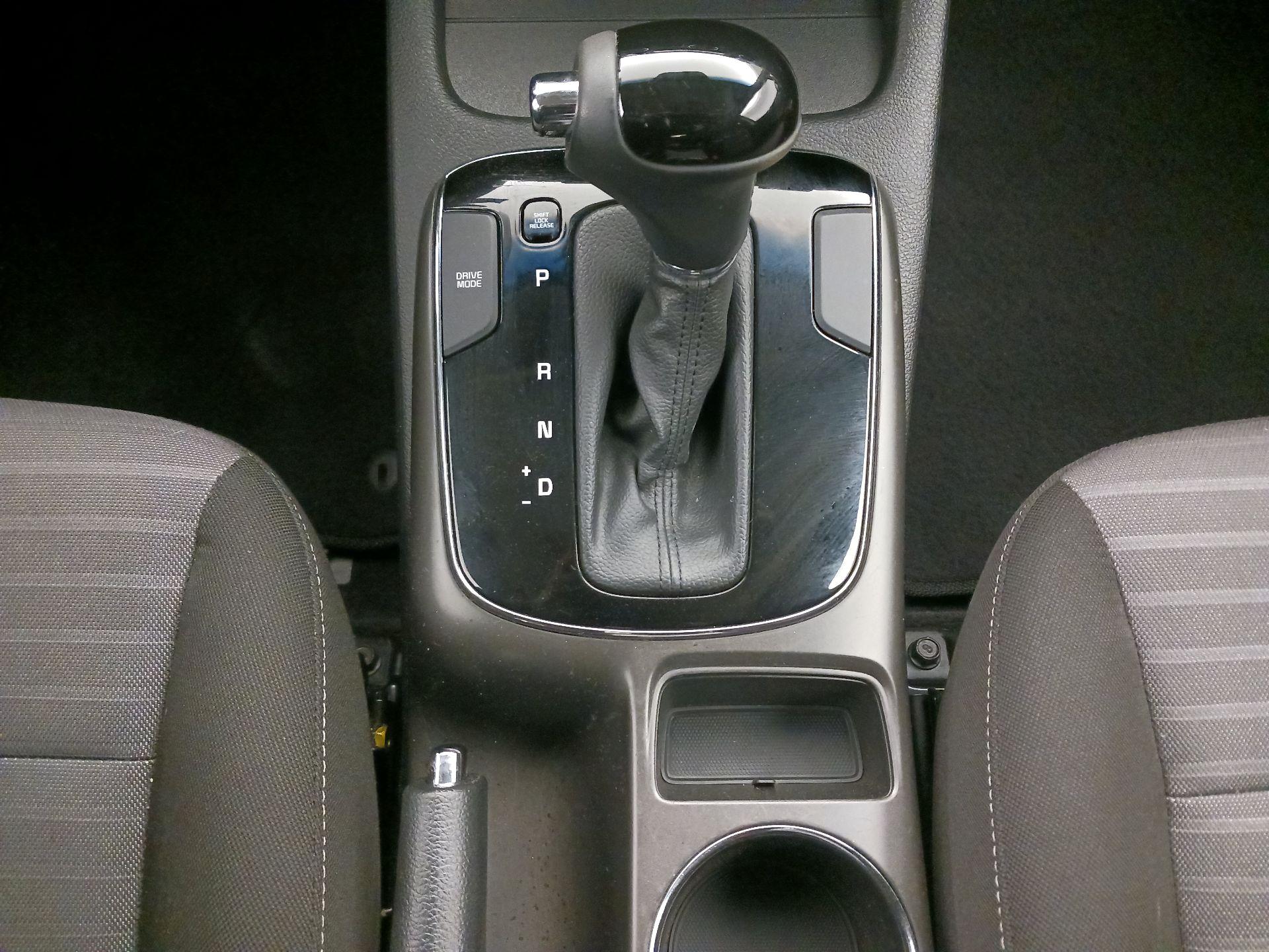 Thumbnail: 2017 Kia Forte - 17