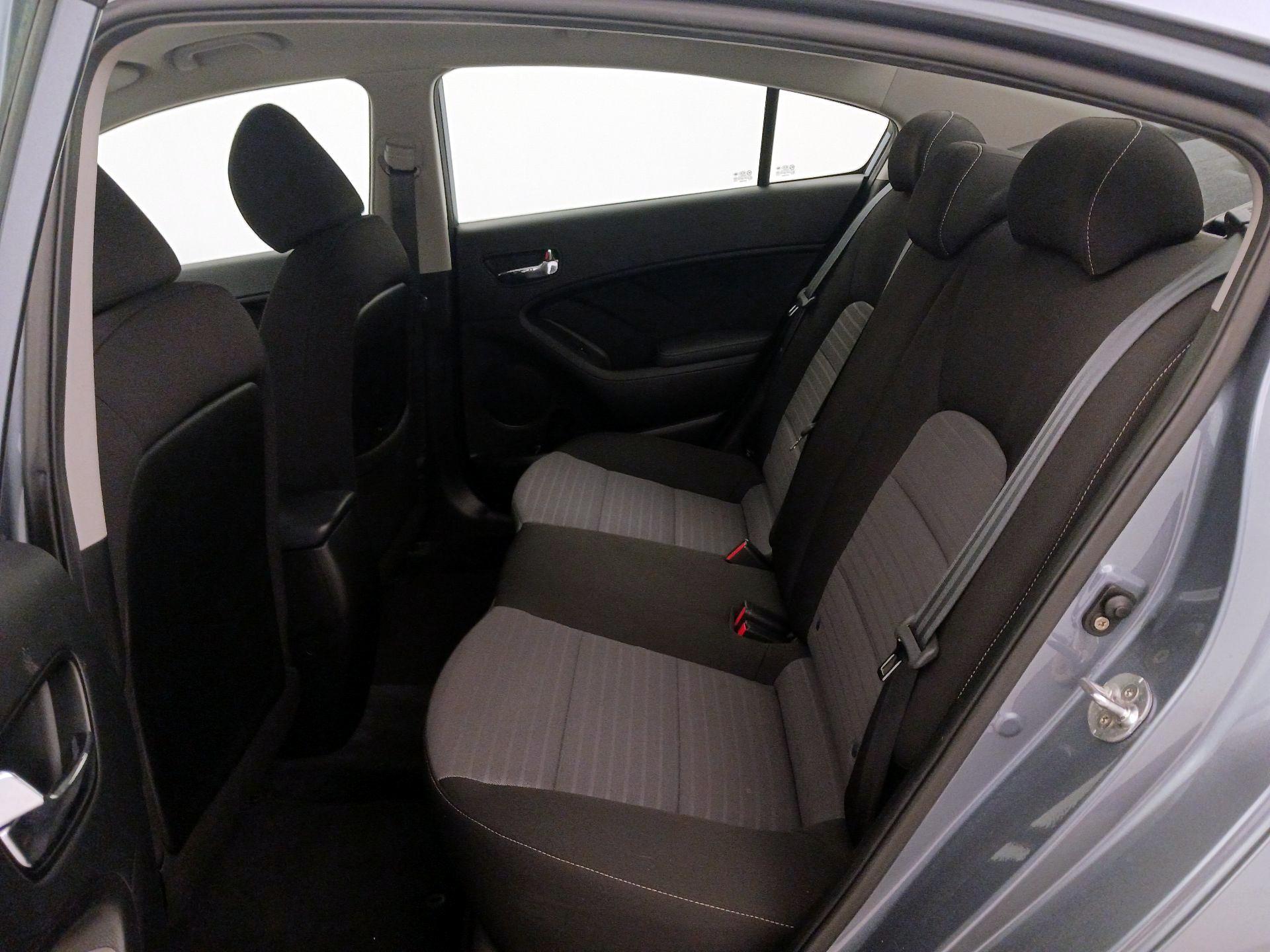 Thumbnail: 2017 Kia Forte - 19