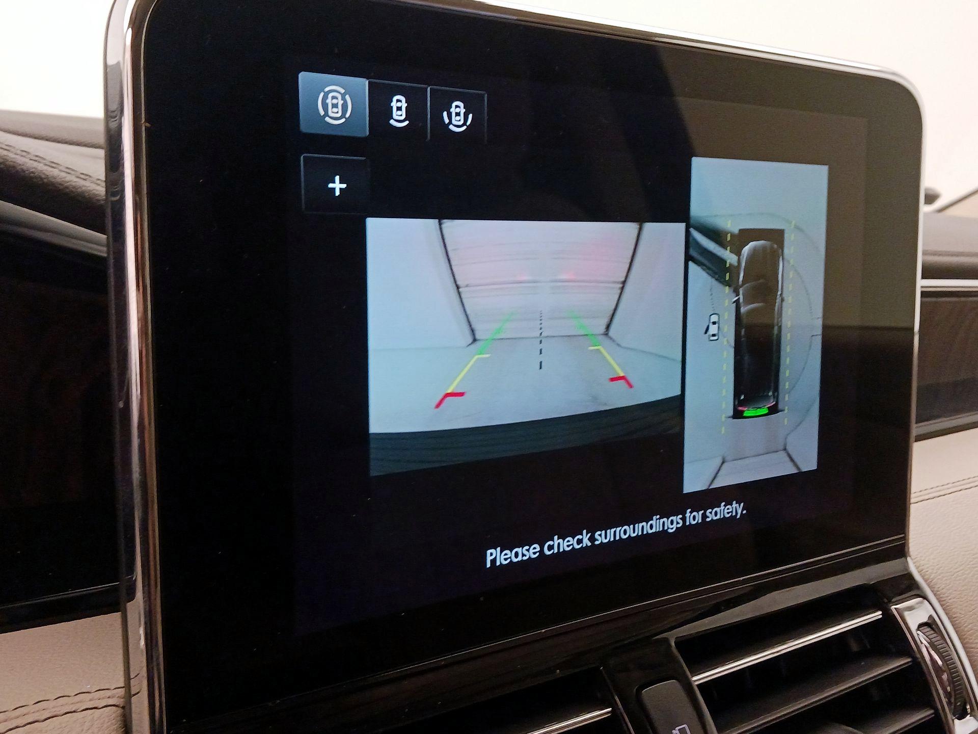 Thumbnail: 2021 Lincoln Navigator L - 15