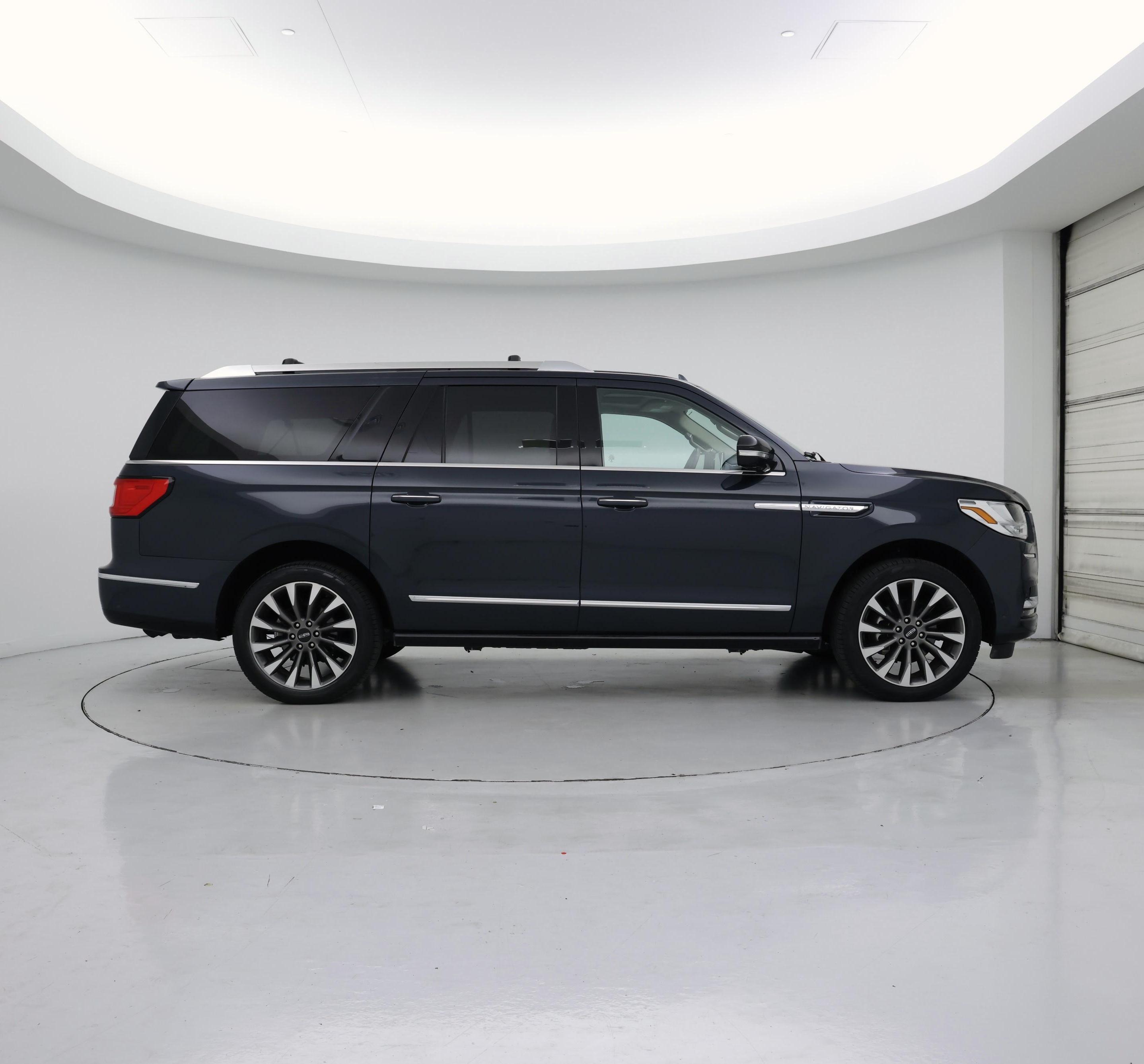 Thumbnail: 2021 Lincoln Navigator L - 7