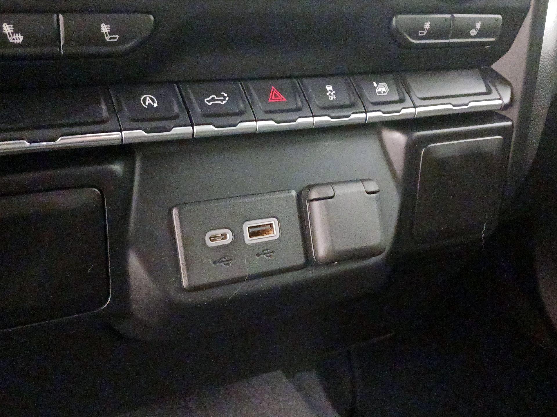 Thumbnail: 2020 Chevrolet Silverado 1500 - 16