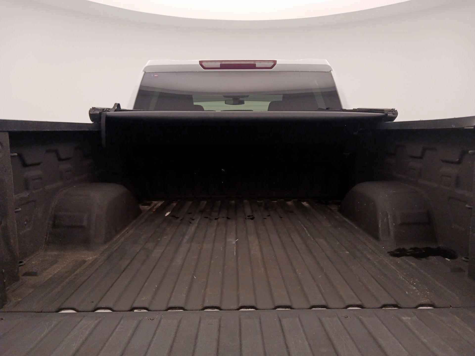 Thumbnail: 2020 Chevrolet Silverado 1500 - 18