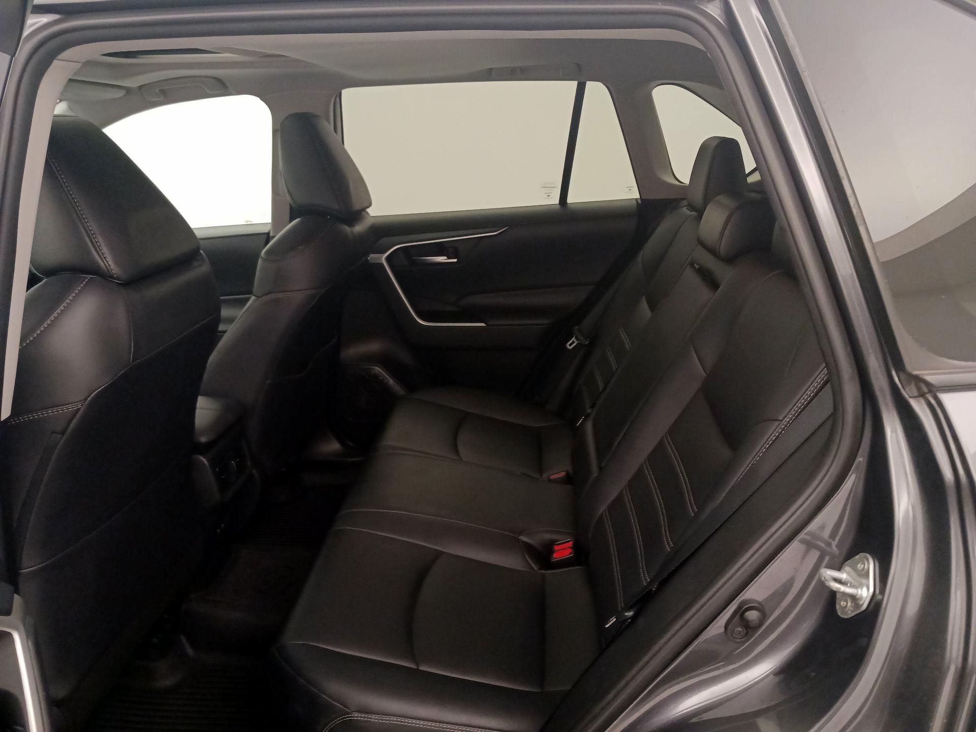 Thumbnail: 2019 Toyota RAV4 - 20