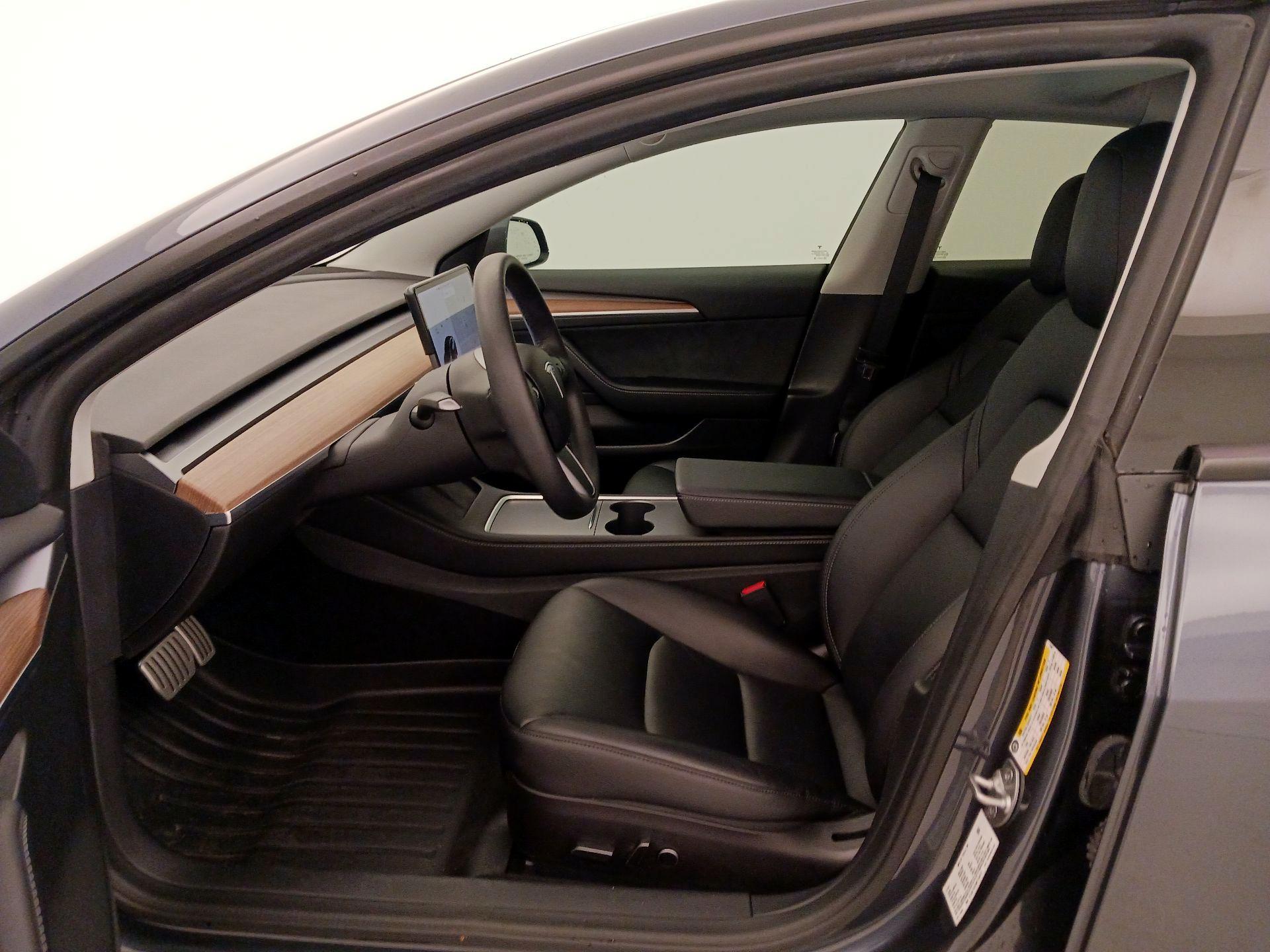 Thumbnail: 2022 Tesla Model 3 - 11