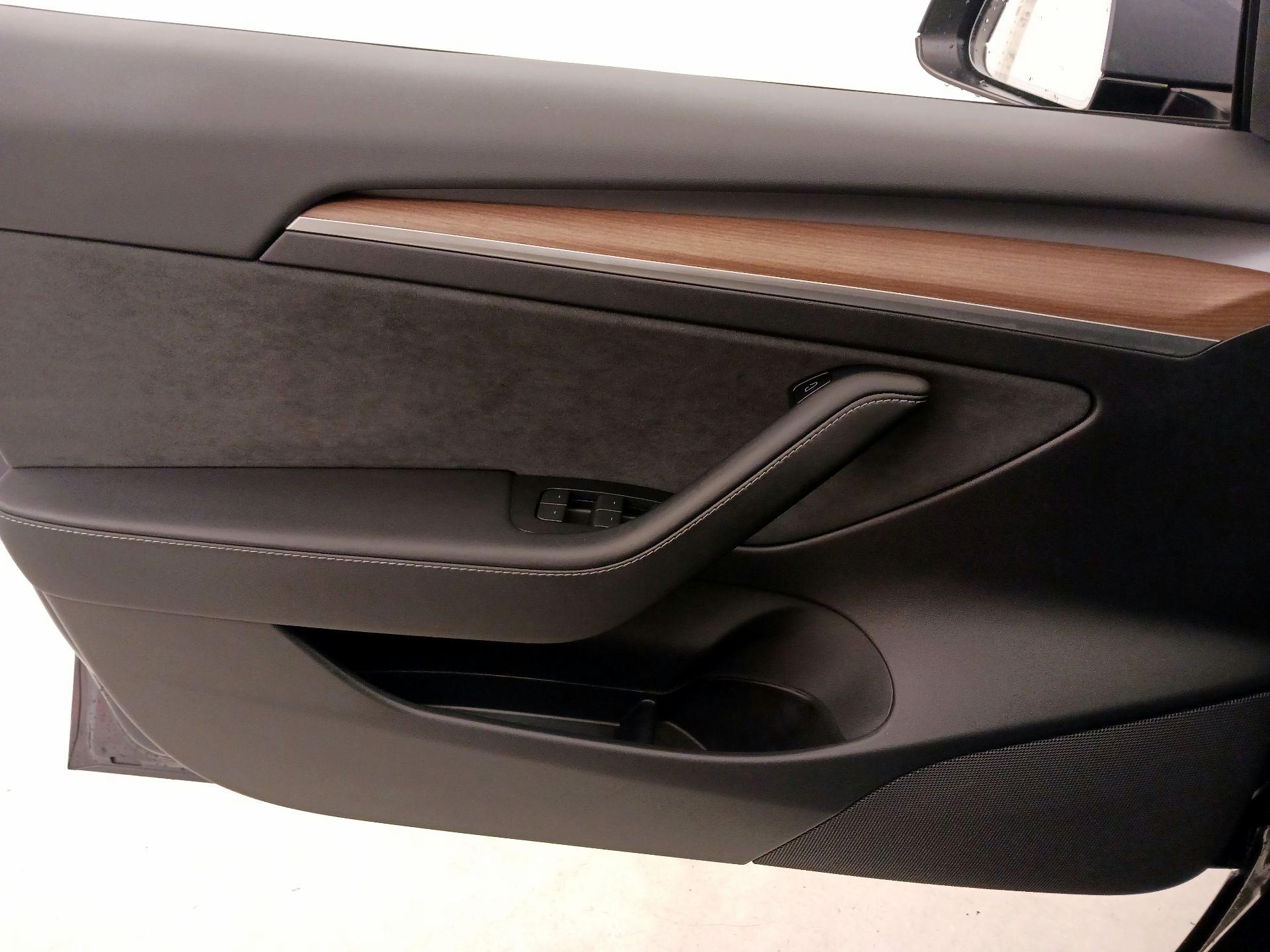 Thumbnail: 2022 Tesla Model 3 - 12