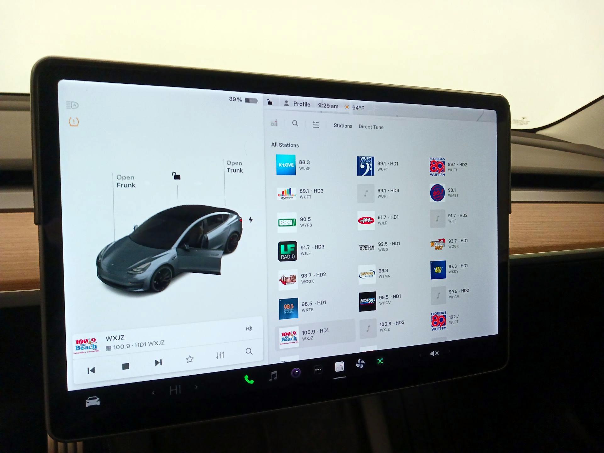 Thumbnail: 2022 Tesla Model 3 - 15