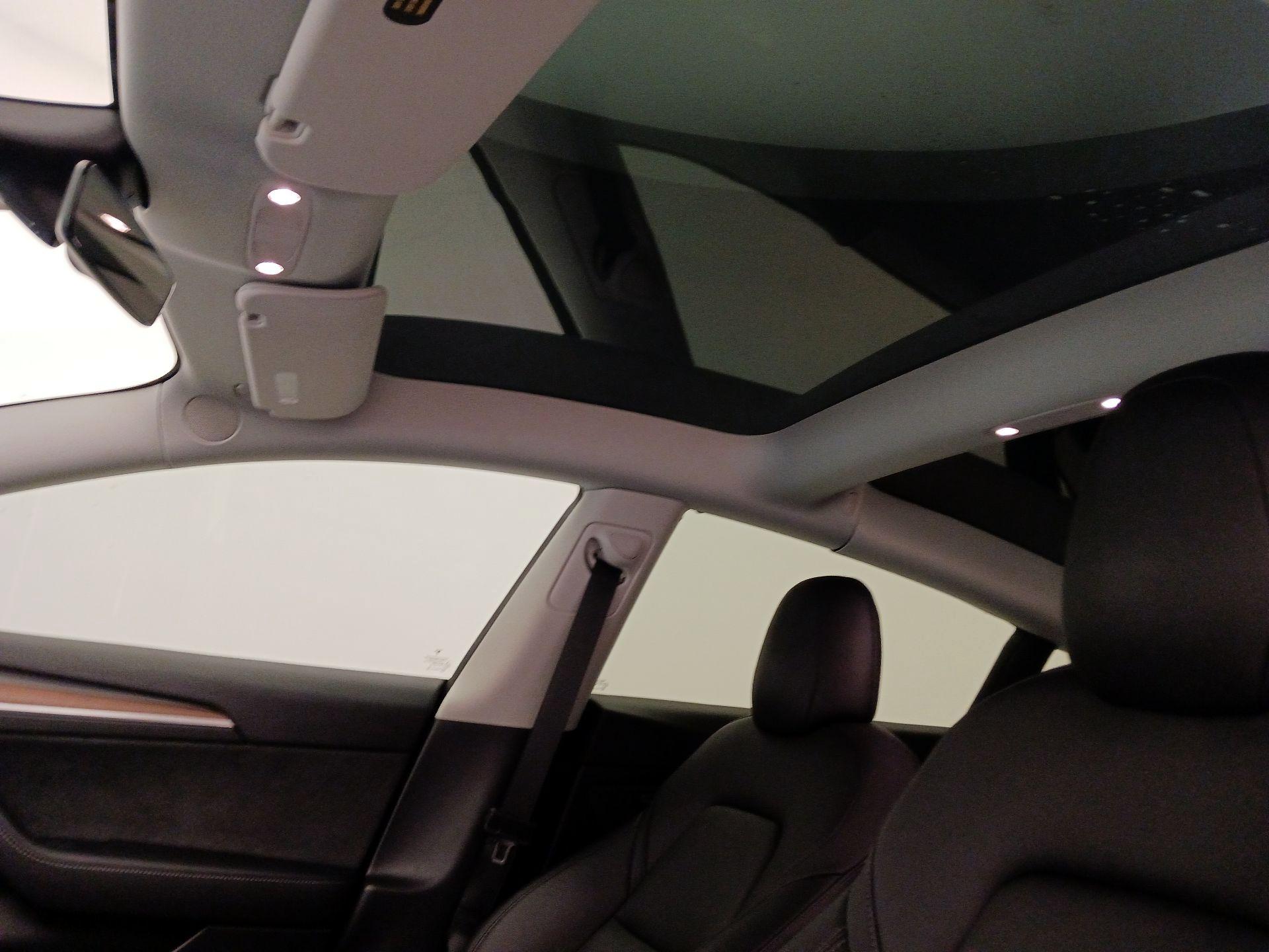 Thumbnail: 2022 Tesla Model 3 - 19