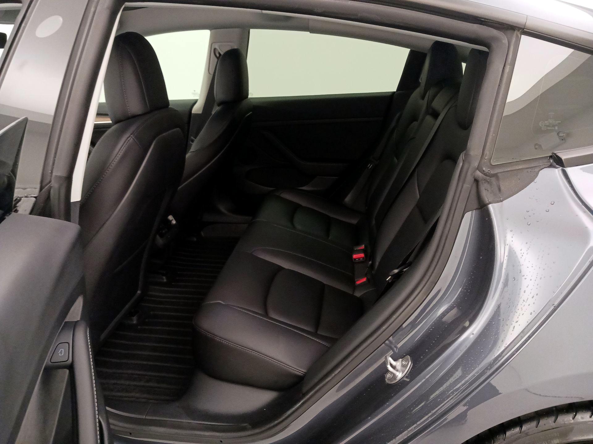 Thumbnail: 2022 Tesla Model 3 - 20