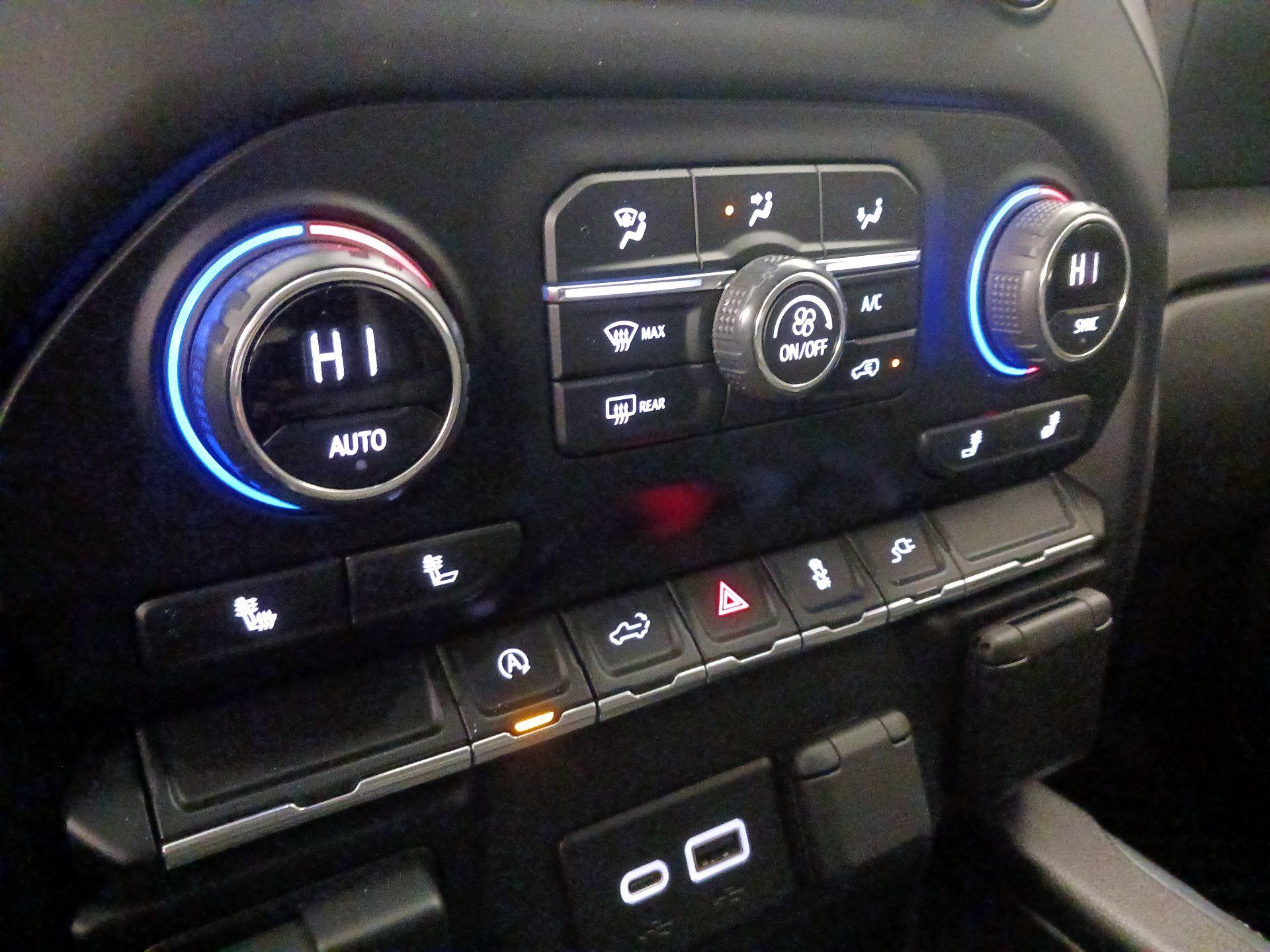 Thumbnail: 2021 Chevrolet Silverado 1500 - 16