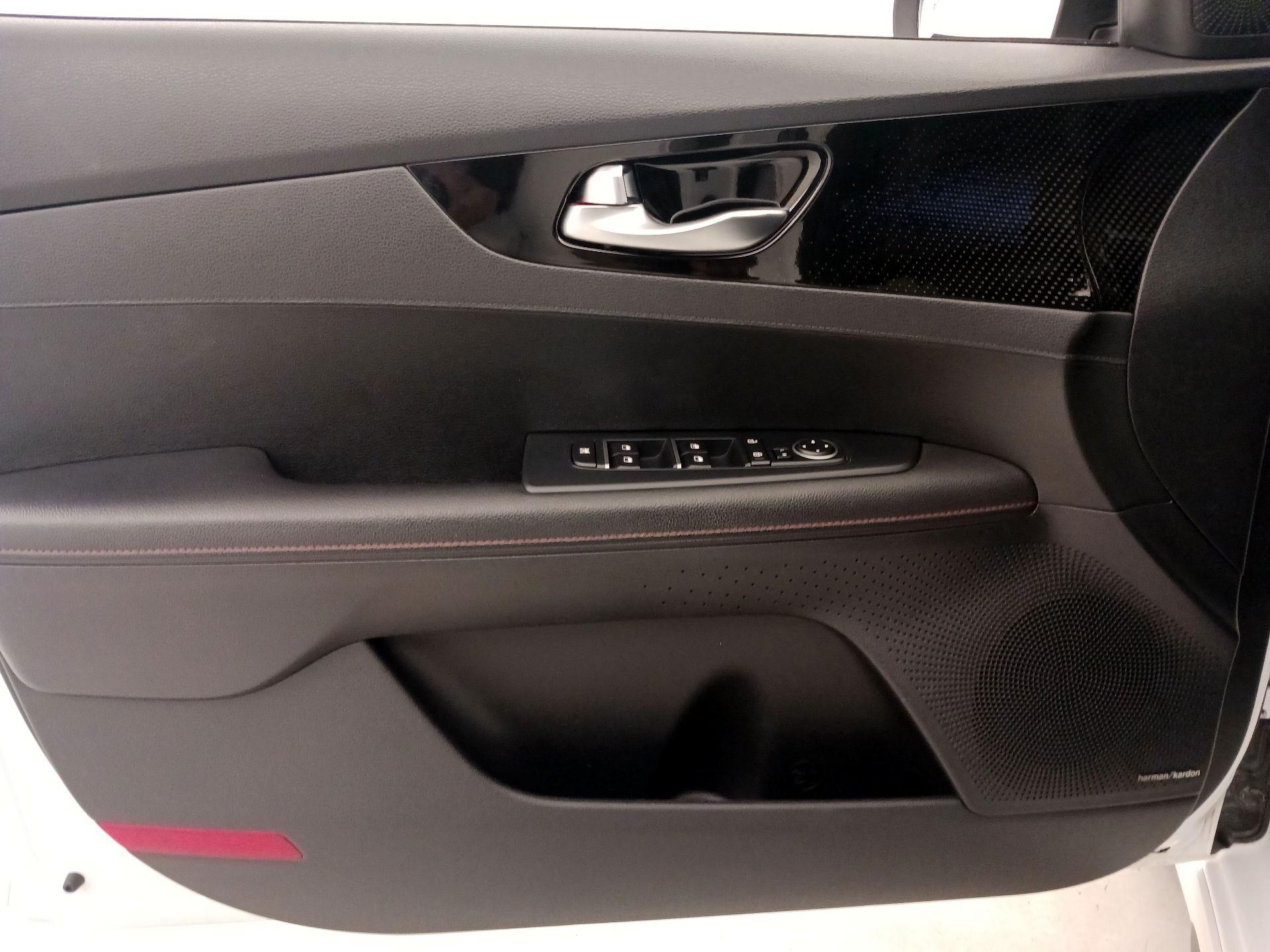 Thumbnail: 2021 Kia Forte - 12