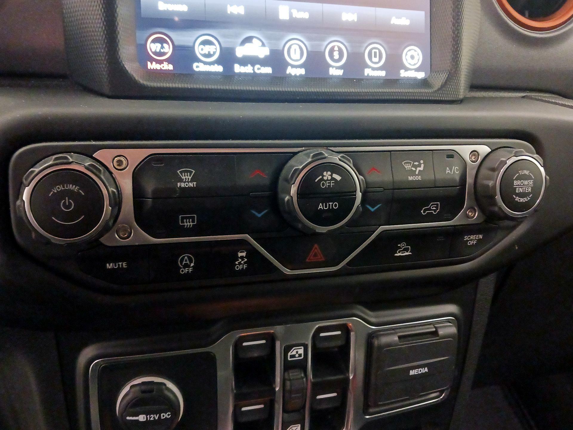 Thumbnail: 2023 Jeep Gladiator - 15