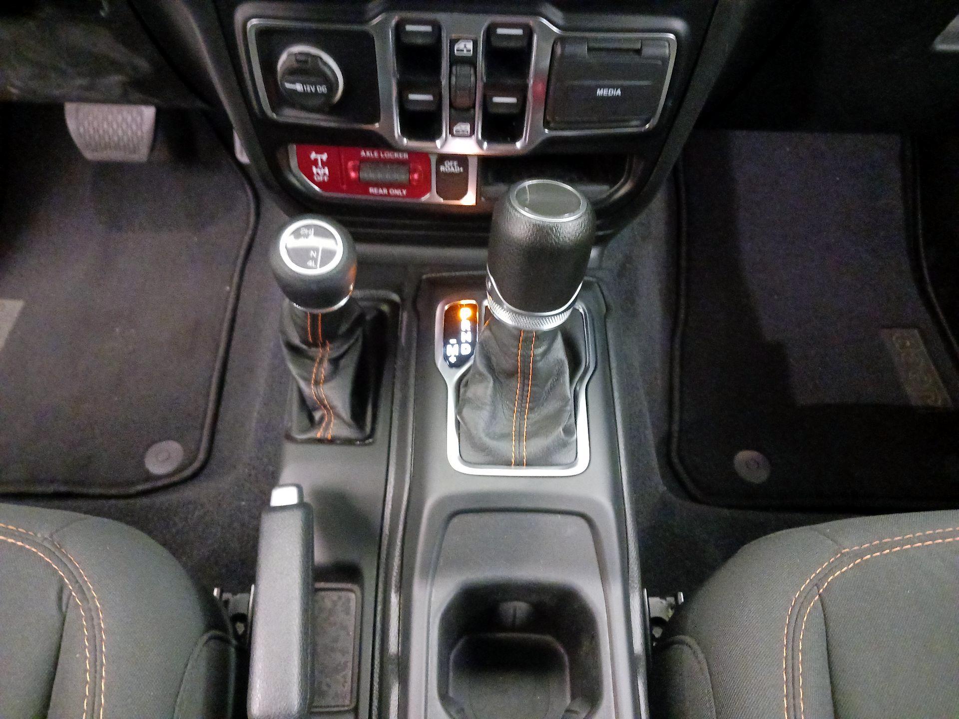 Thumbnail: 2023 Jeep Gladiator - 16