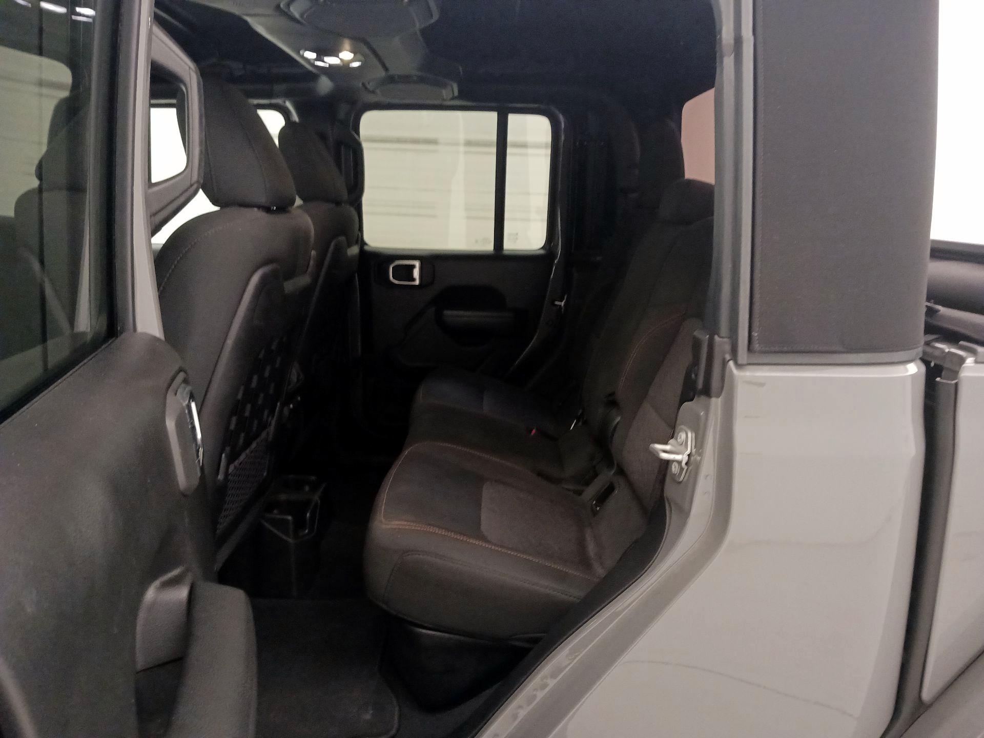 Thumbnail: 2023 Jeep Gladiator - 18