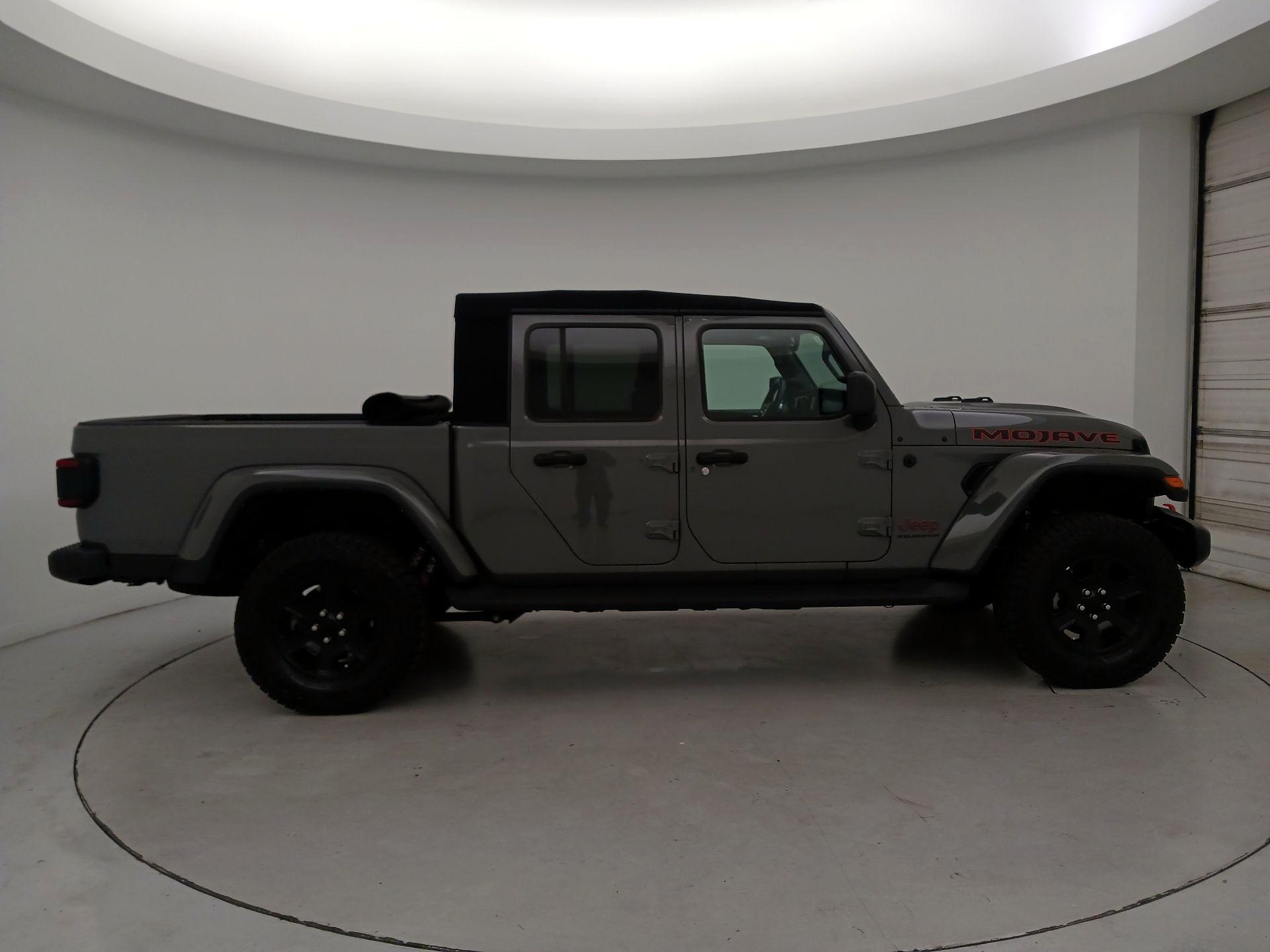 Thumbnail: 2023 Jeep Gladiator - 4