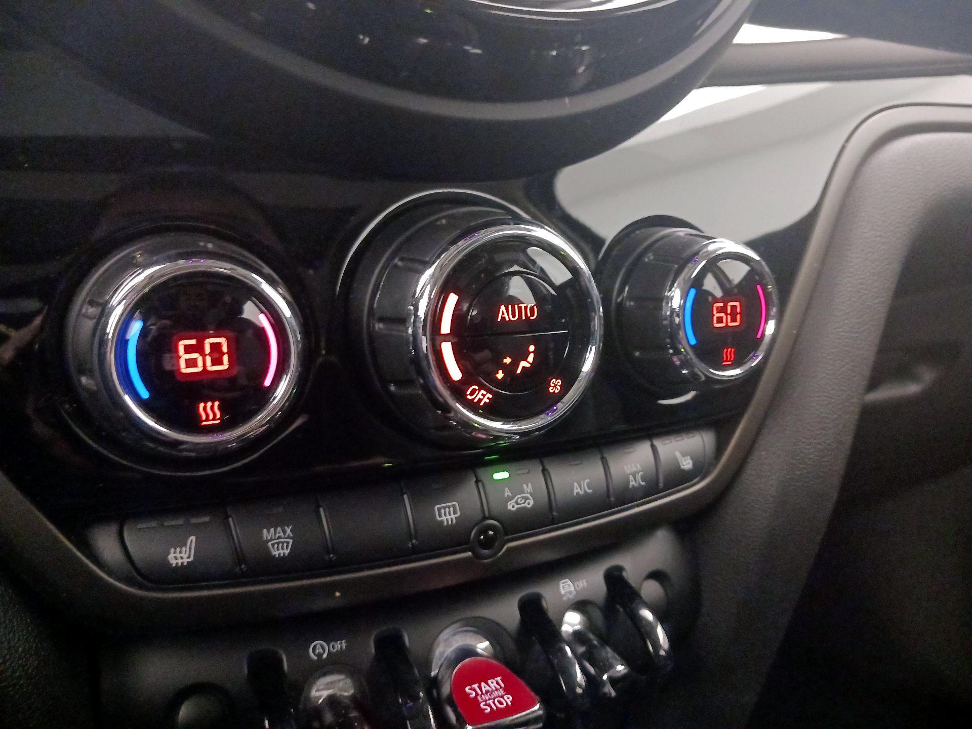 Thumbnail: 2019 MINI Cooper Countryman - 16