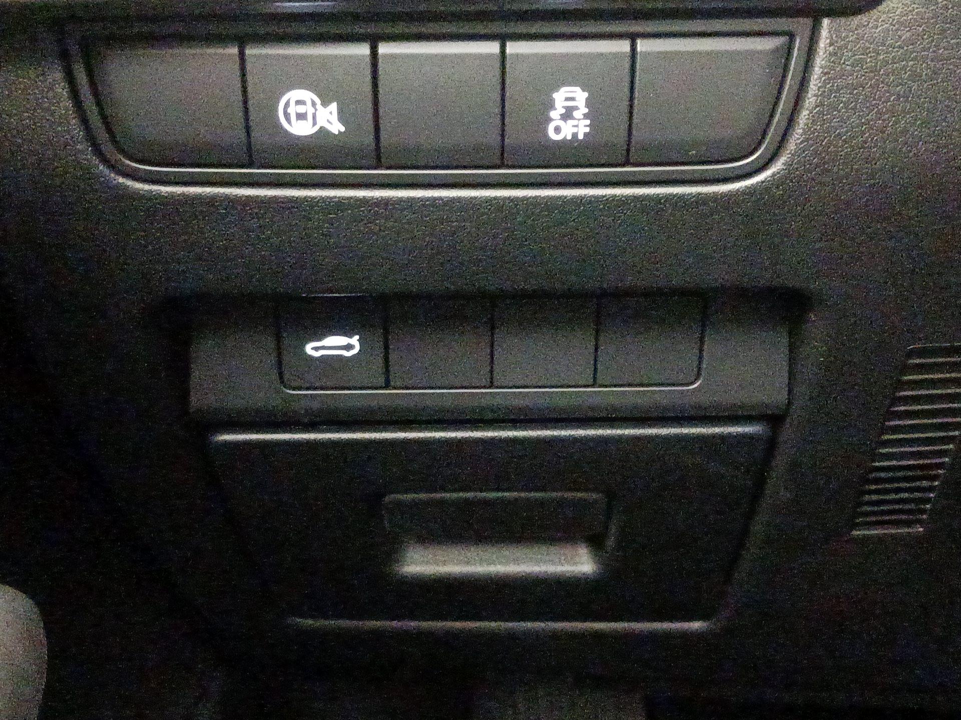 Thumbnail: 2025 Mazda Mazda3 - 13