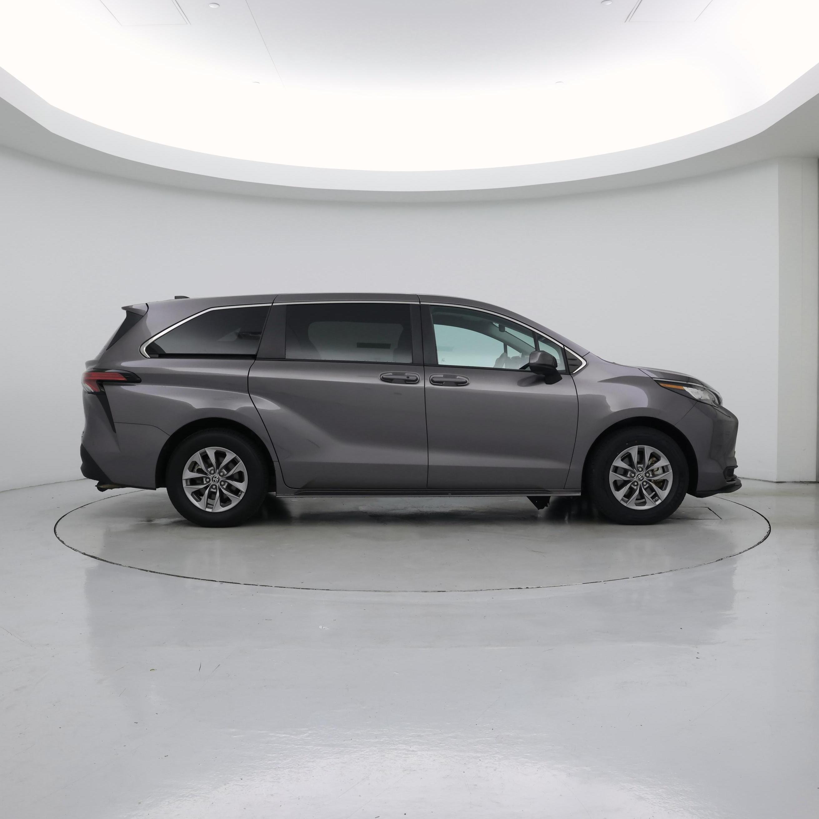 Thumbnail: 2022 Toyota Sienna - 7