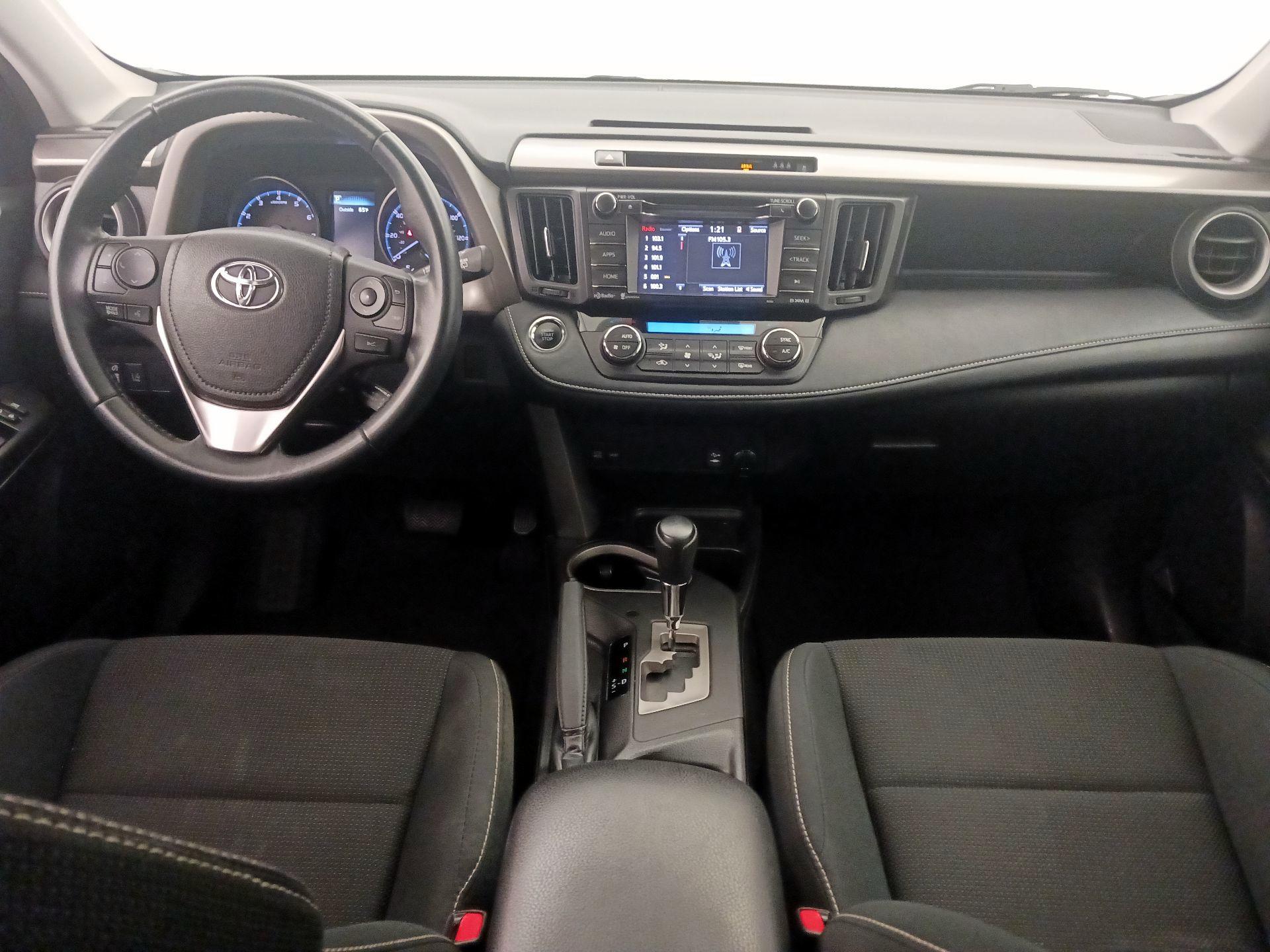 Thumbnail: 2018 Toyota RAV4 - 9