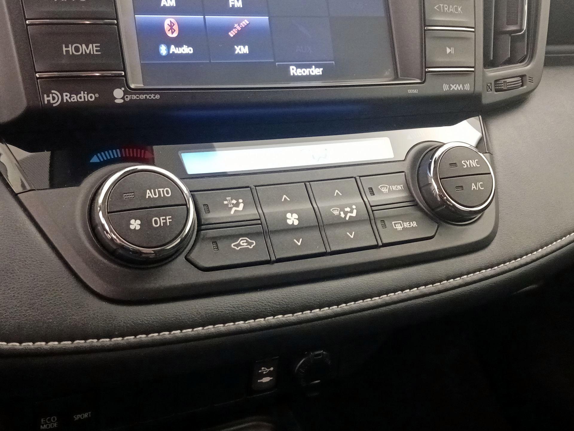 Thumbnail: 2018 Toyota RAV4 - 16