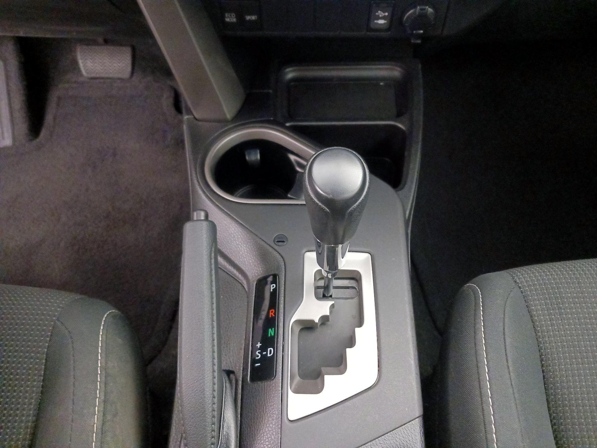 Thumbnail: 2018 Toyota RAV4 - 17