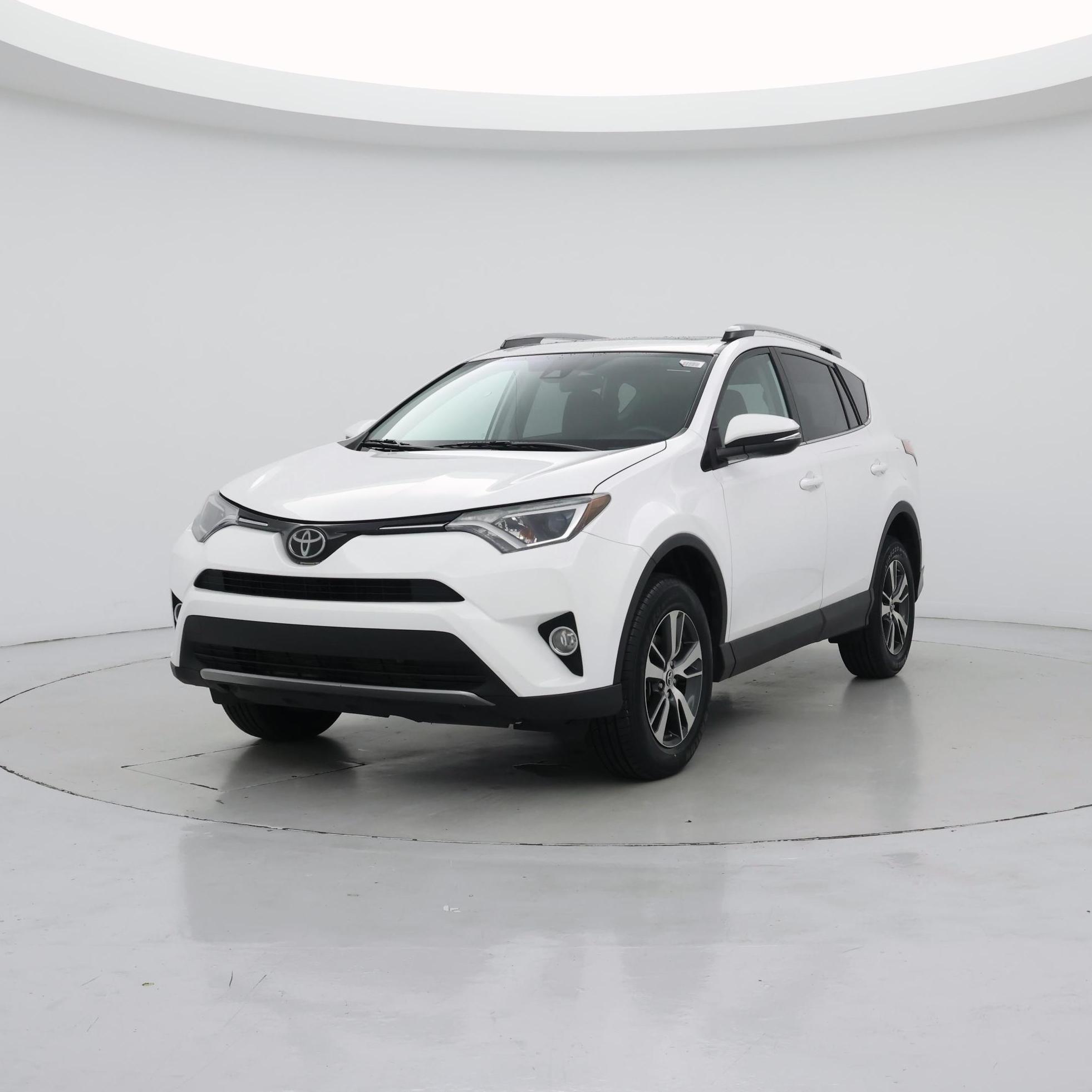 Thumbnail: 2018 Toyota RAV4 - 4