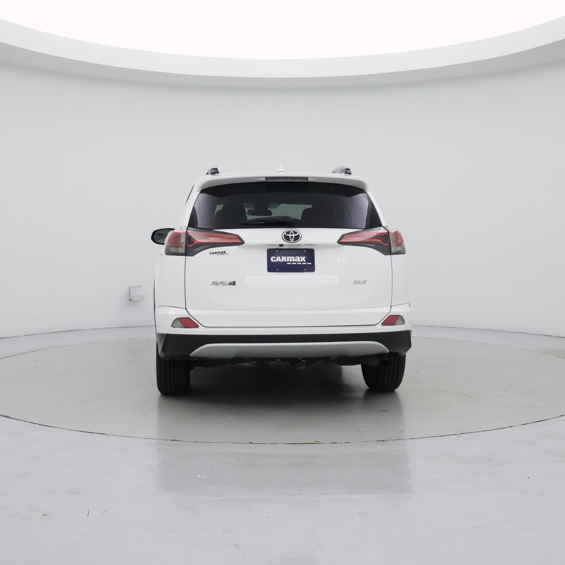 Thumbnail: 2018 Toyota RAV4 - 6