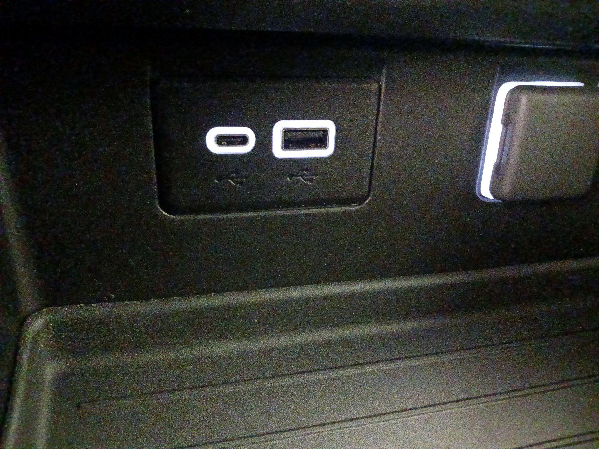 Thumbnail: 2024 Chevrolet Tahoe - 18