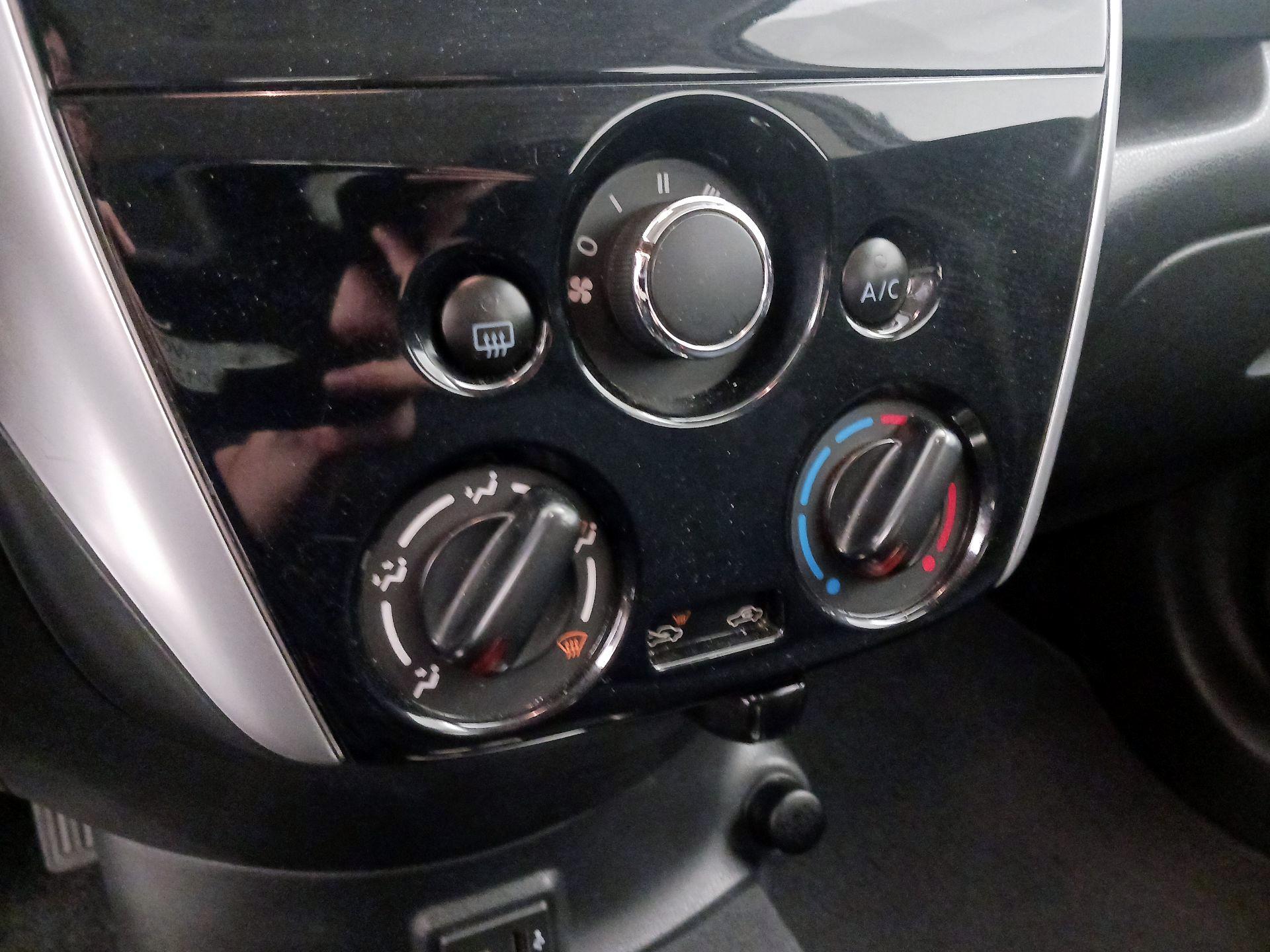 Thumbnail: 2017 Nissan Versa Note - 16