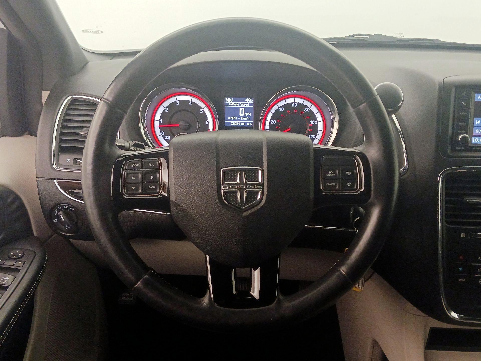 Thumbnail: 2017 Dodge Grand Caravan - 10