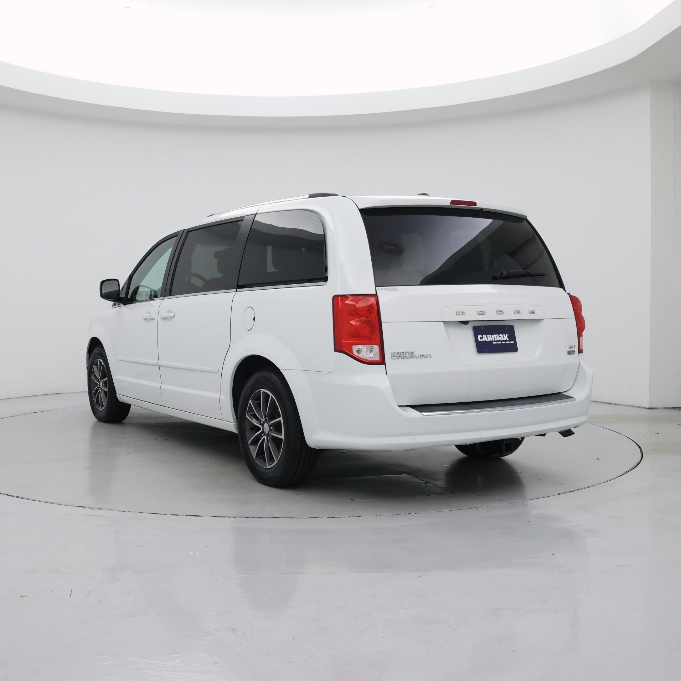 Thumbnail: 2017 Dodge Grand Caravan - 2