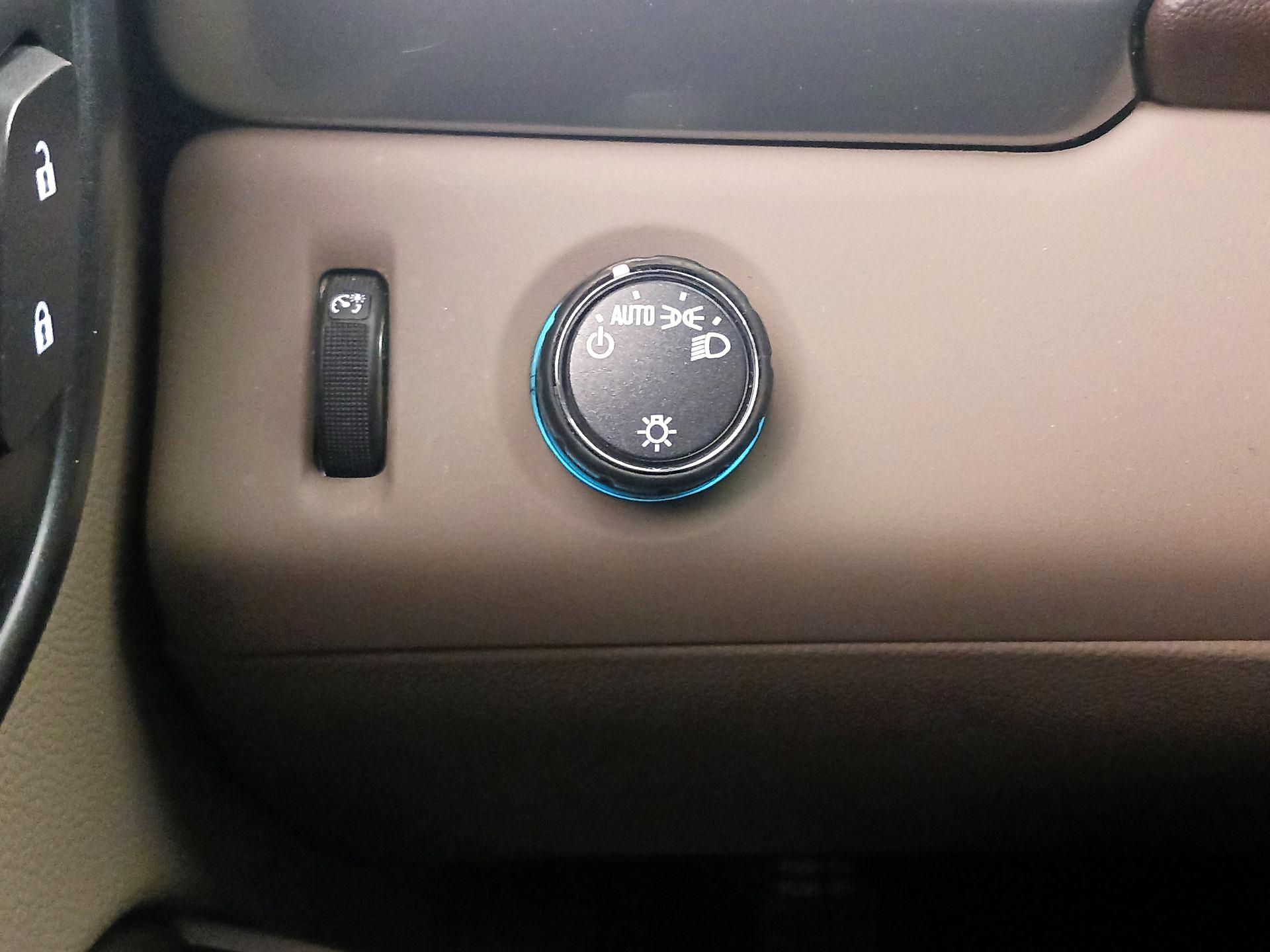 Thumbnail: 2019 Chevrolet Tahoe - 13