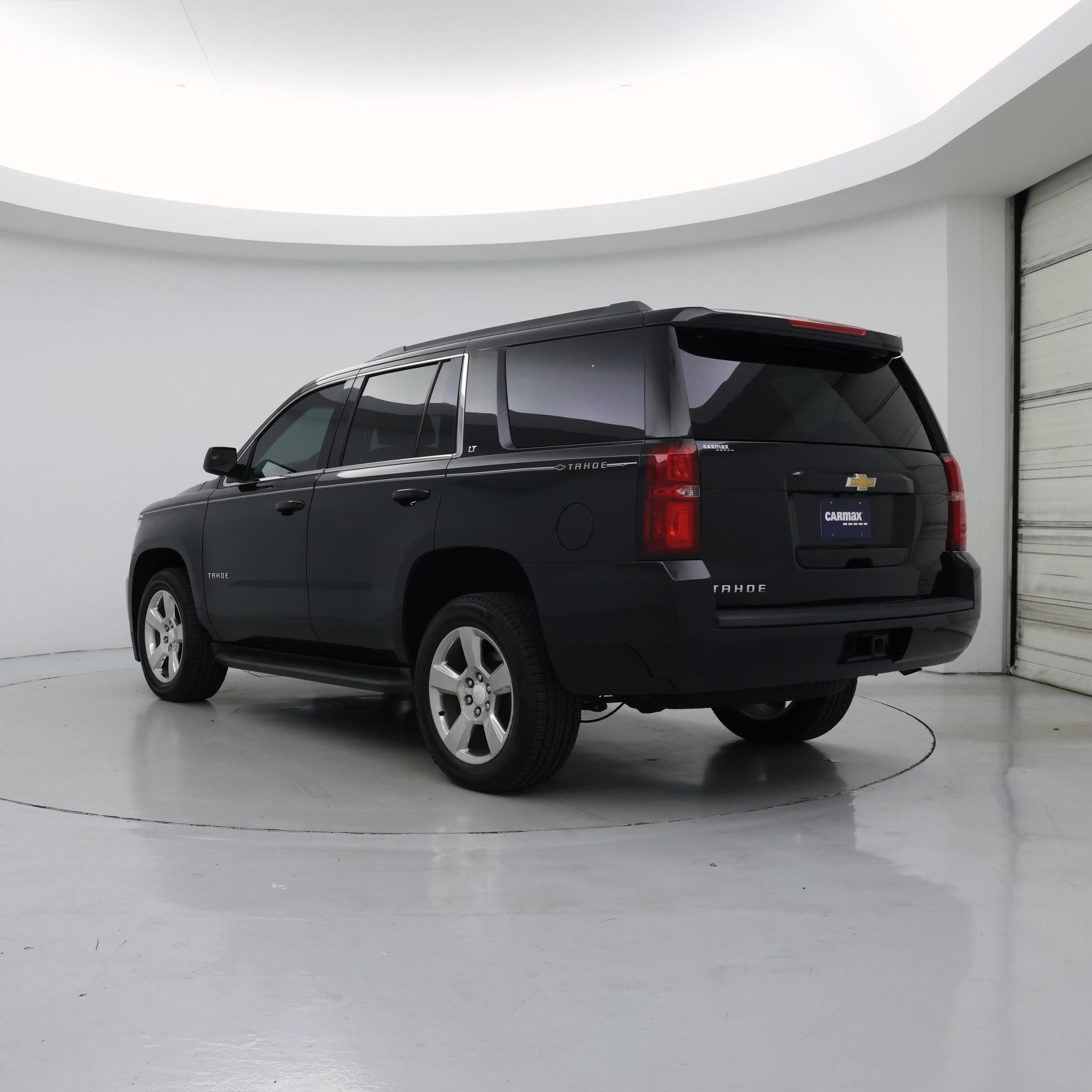 Thumbnail: 2019 Chevrolet Tahoe - 2