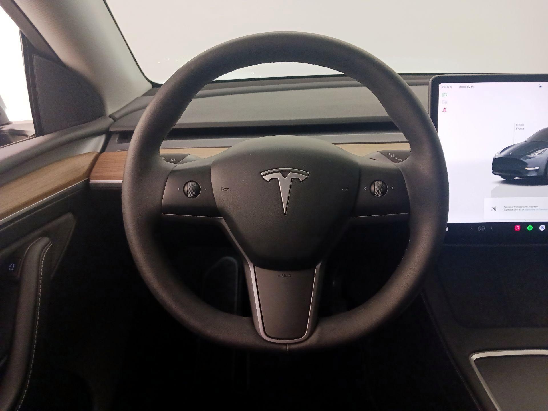 Thumbnail: 2023 Tesla Model Y - 10