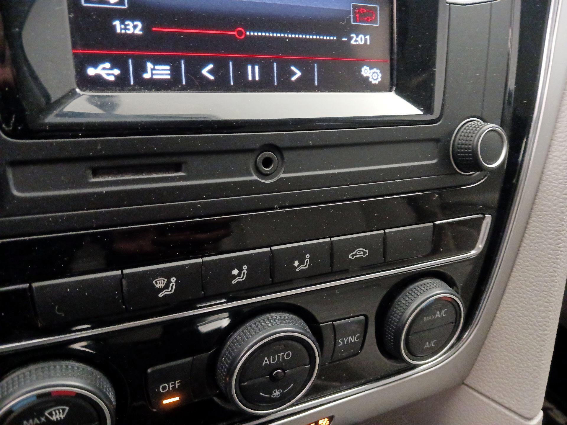 Thumbnail: 2016 Volkswagen Passat - 18