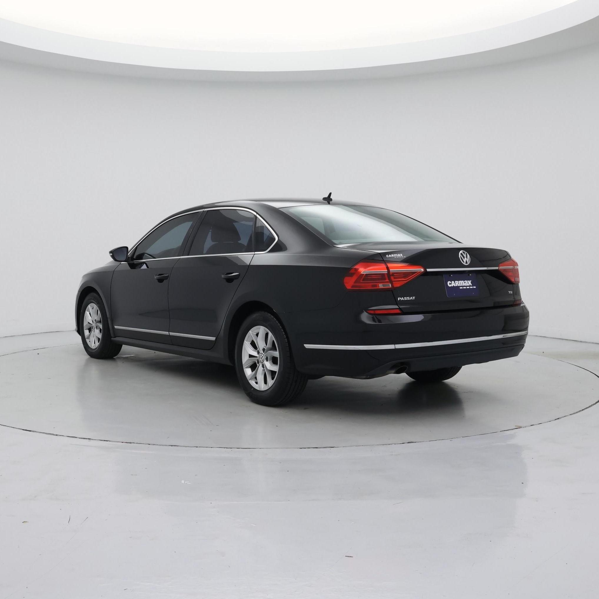 Thumbnail: 2016 Volkswagen Passat - 2