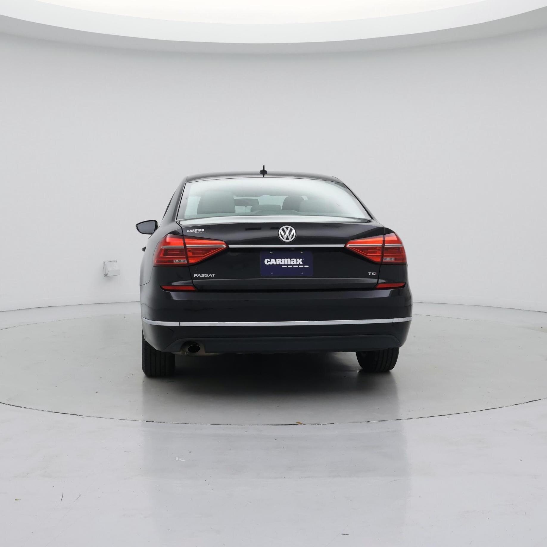 Thumbnail: 2016 Volkswagen Passat - 6