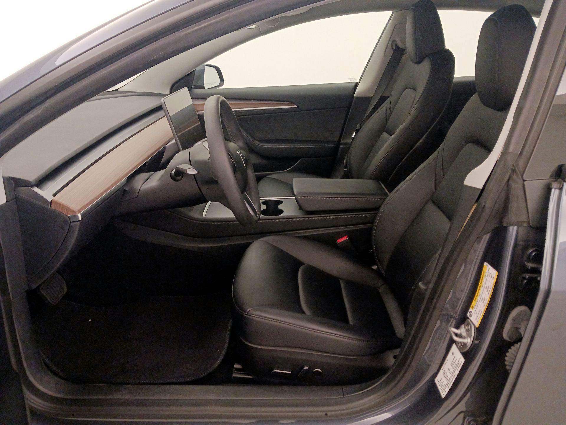 Thumbnail: 2023 Tesla Model 3 - 11