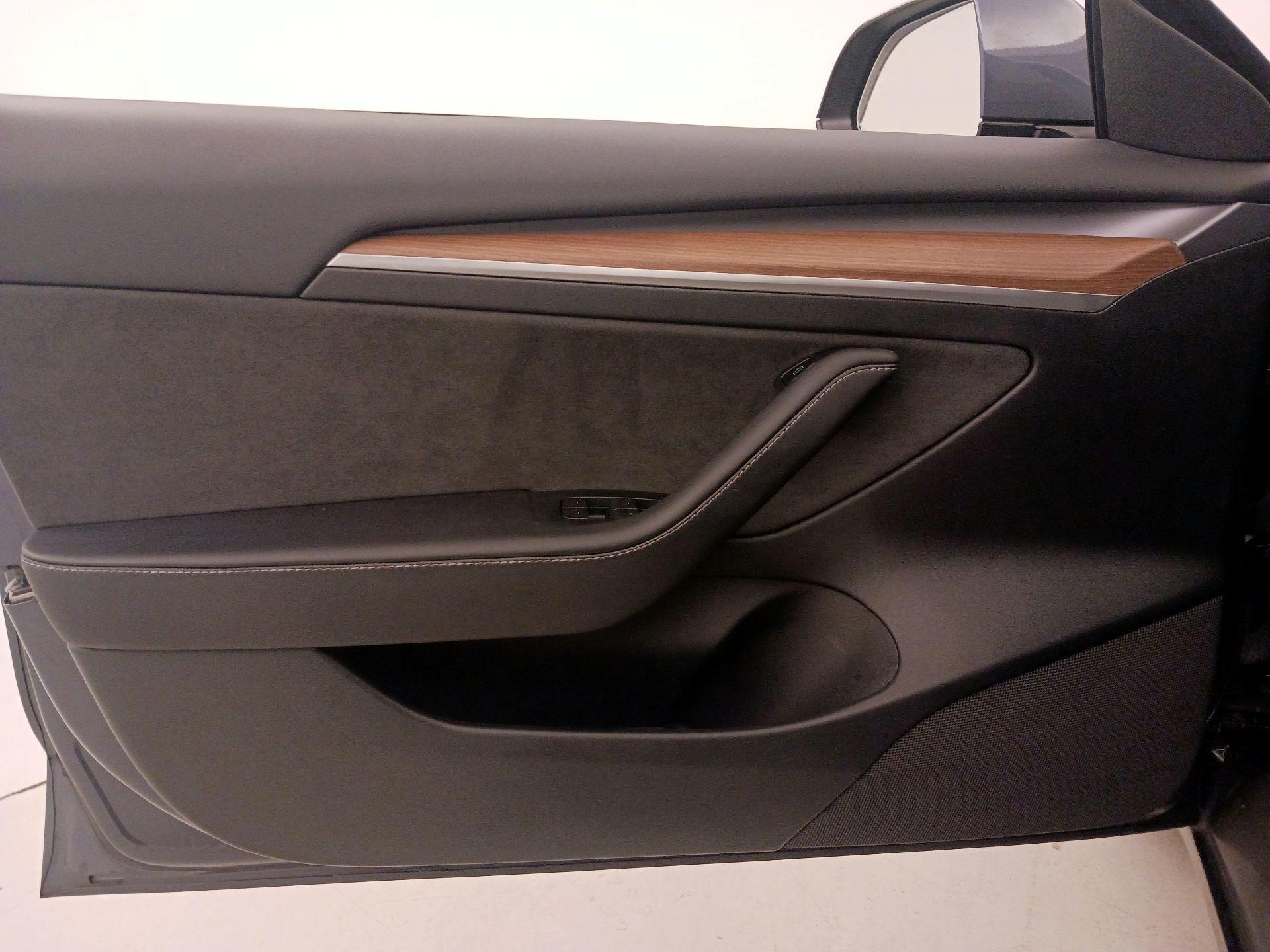 Thumbnail: 2023 Tesla Model 3 - 12