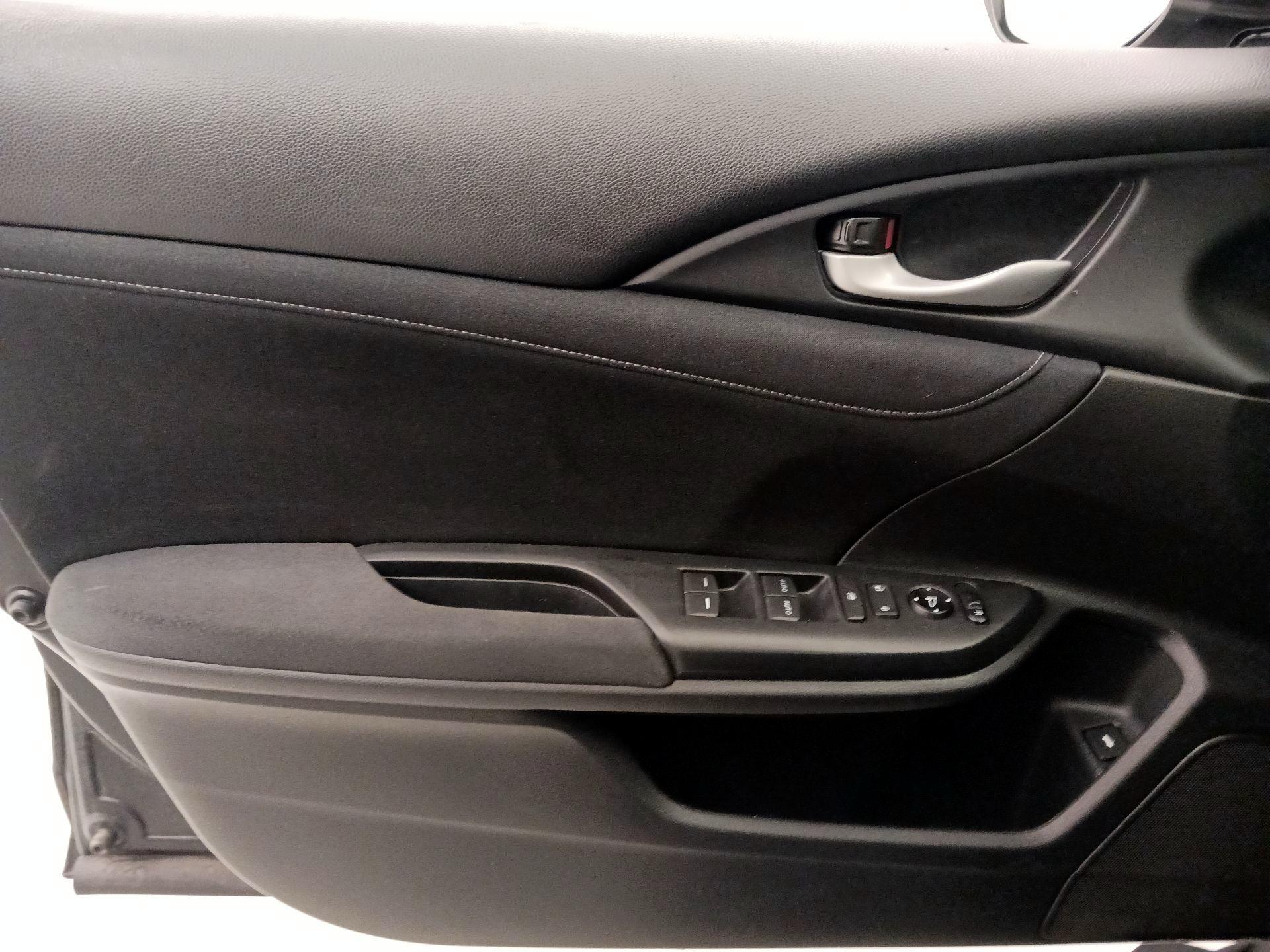 Thumbnail: 2020 Honda Insight - 12