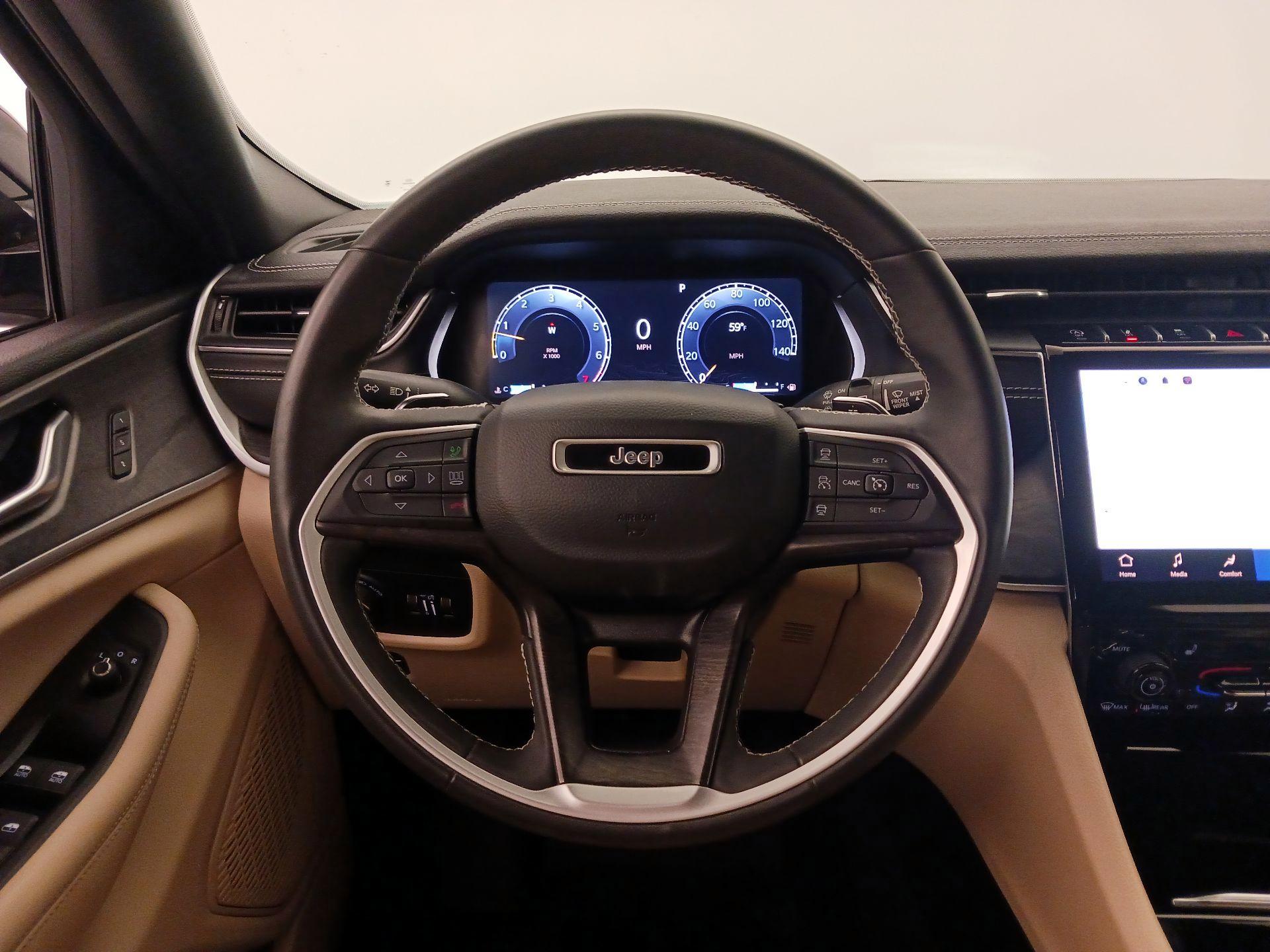 Thumbnail: 2023 Jeep Grand Cherokee - 10