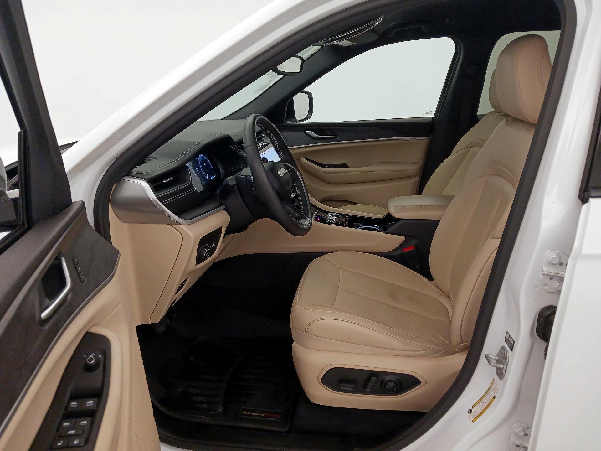 Thumbnail: 2023 Jeep Grand Cherokee - 11