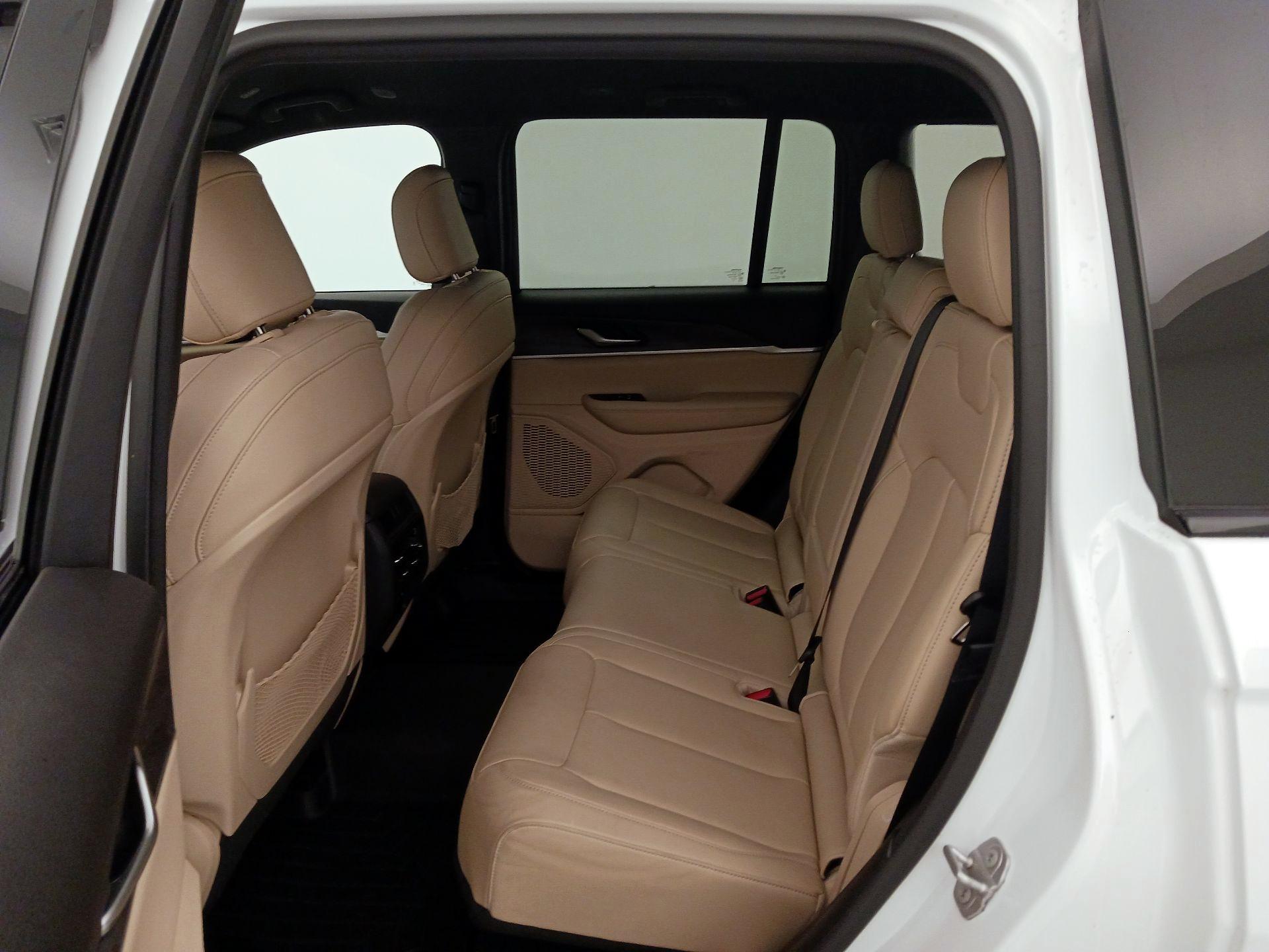 Thumbnail: 2023 Jeep Grand Cherokee - 20