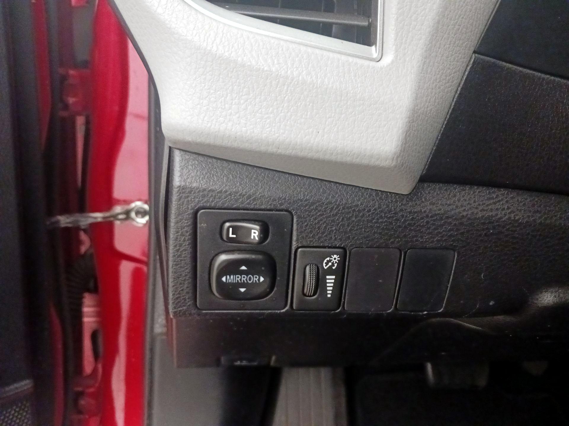 Thumbnail: 2016 Toyota Corolla - 13