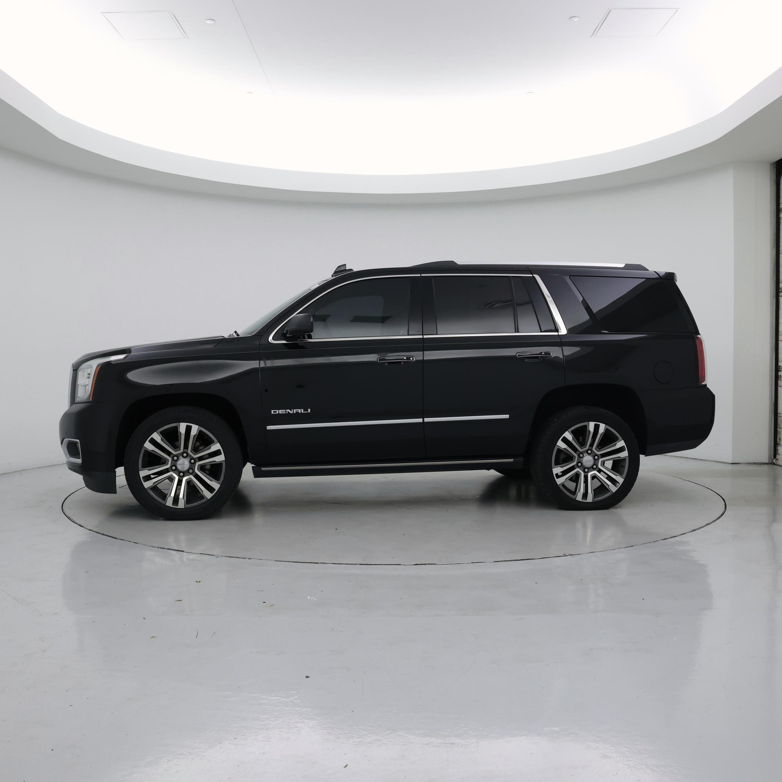 Thumbnail: 2017 GMC Yukon - 3