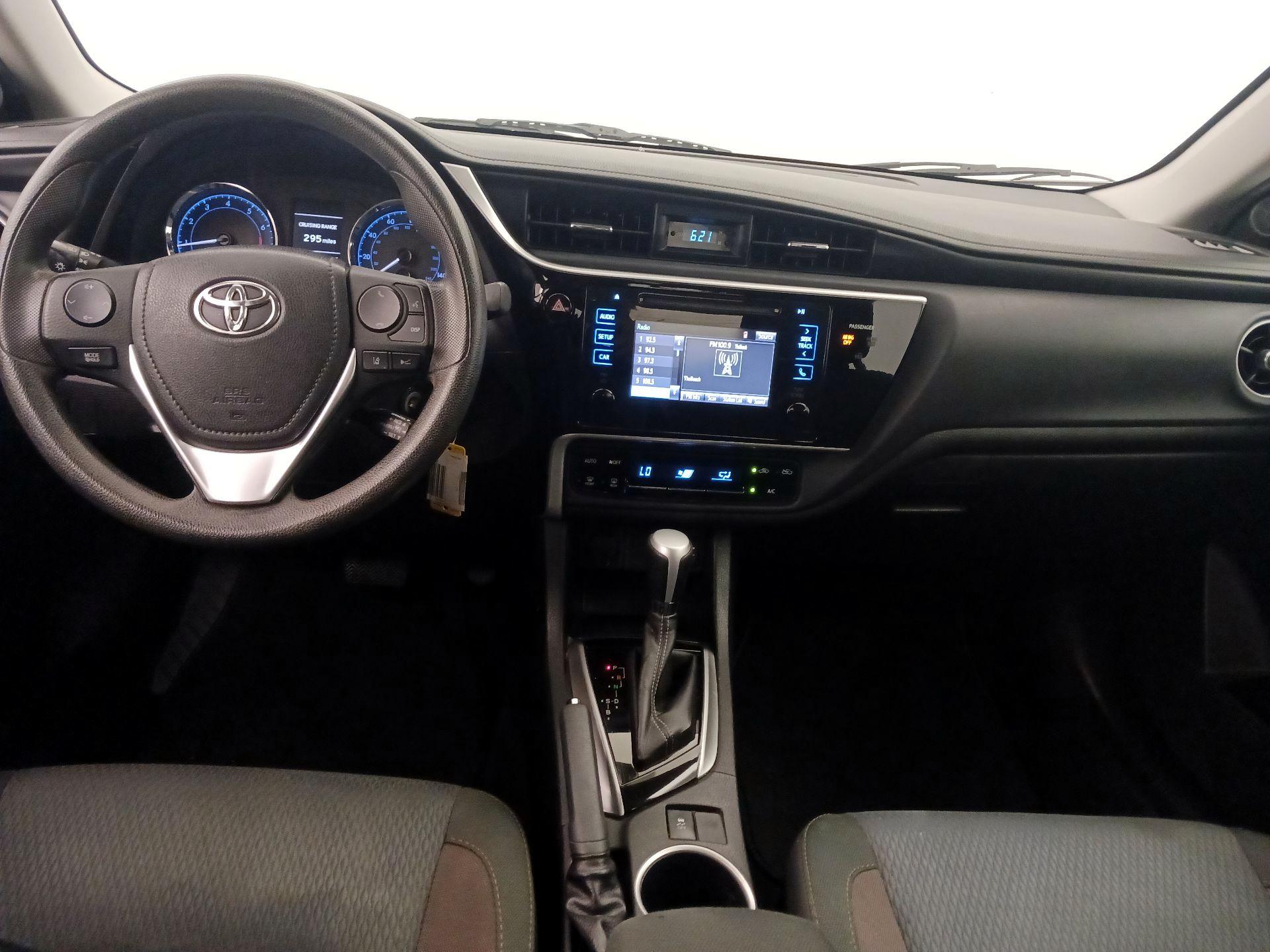 Thumbnail: 2017 Toyota Corolla - 9