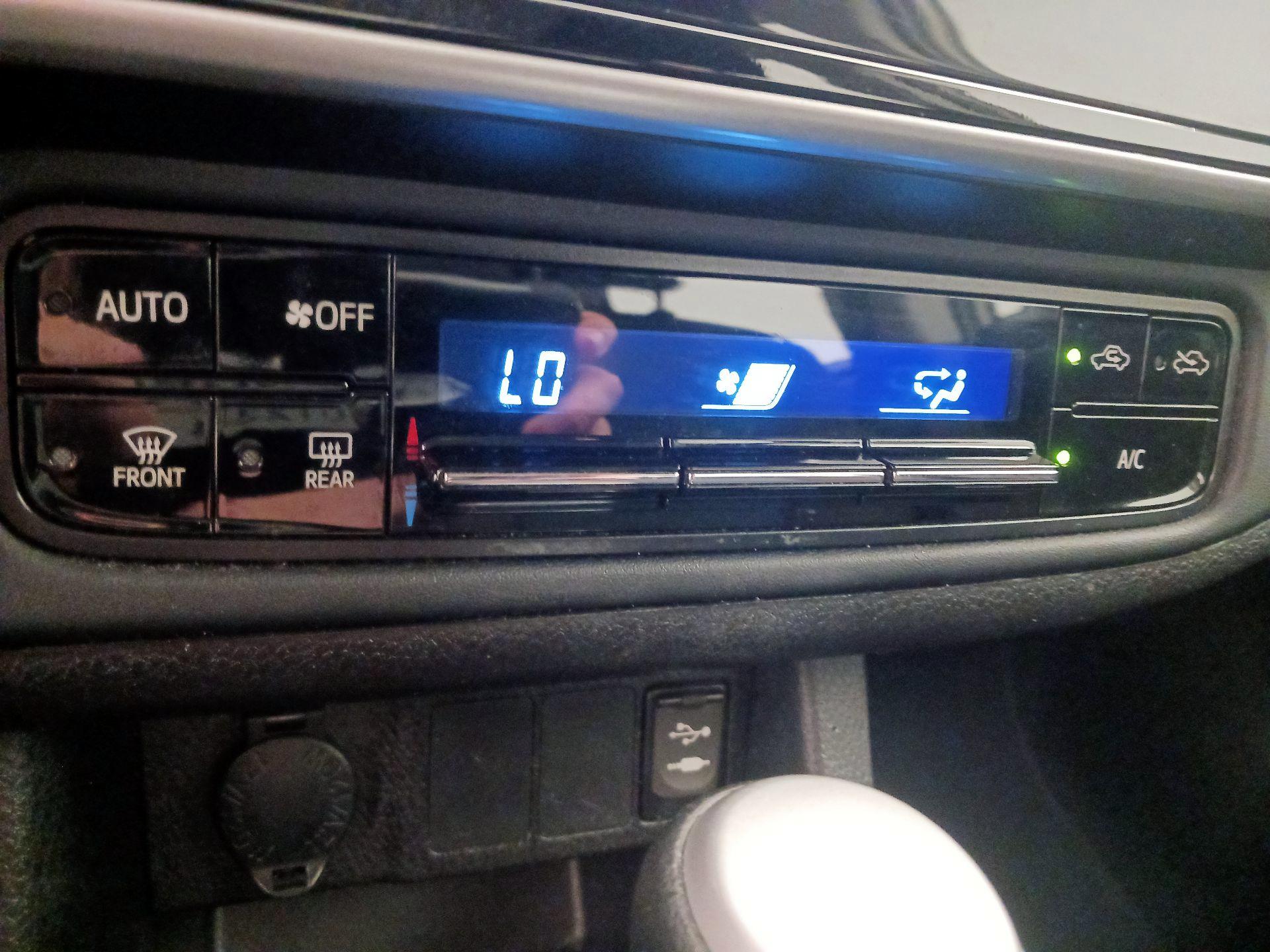 Thumbnail: 2017 Toyota Corolla - 16