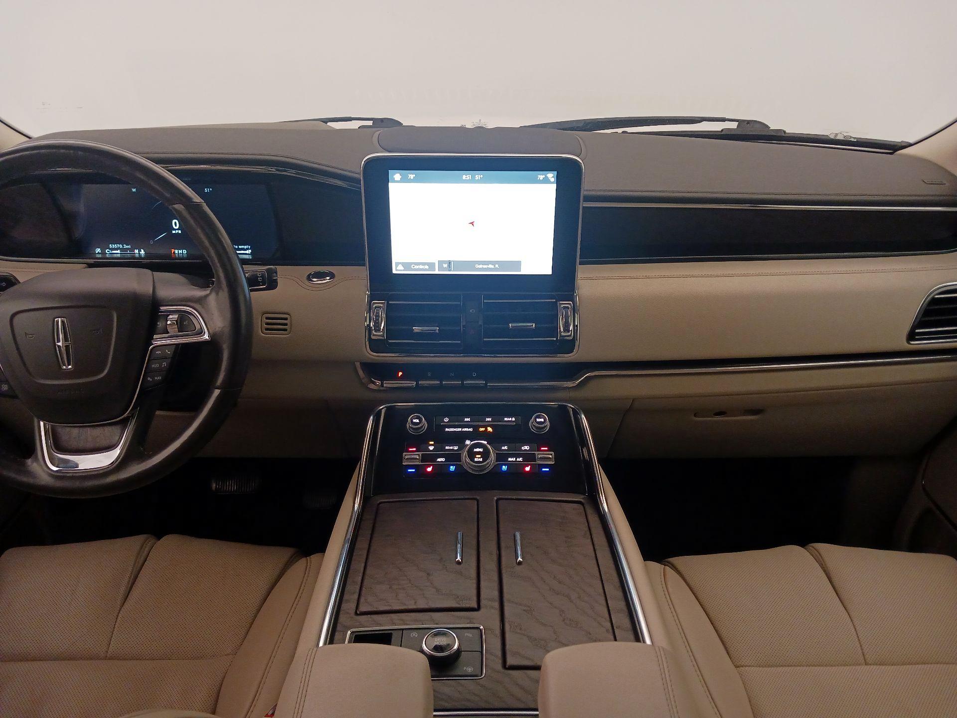 Thumbnail: 2019 Lincoln Navigator L - 9