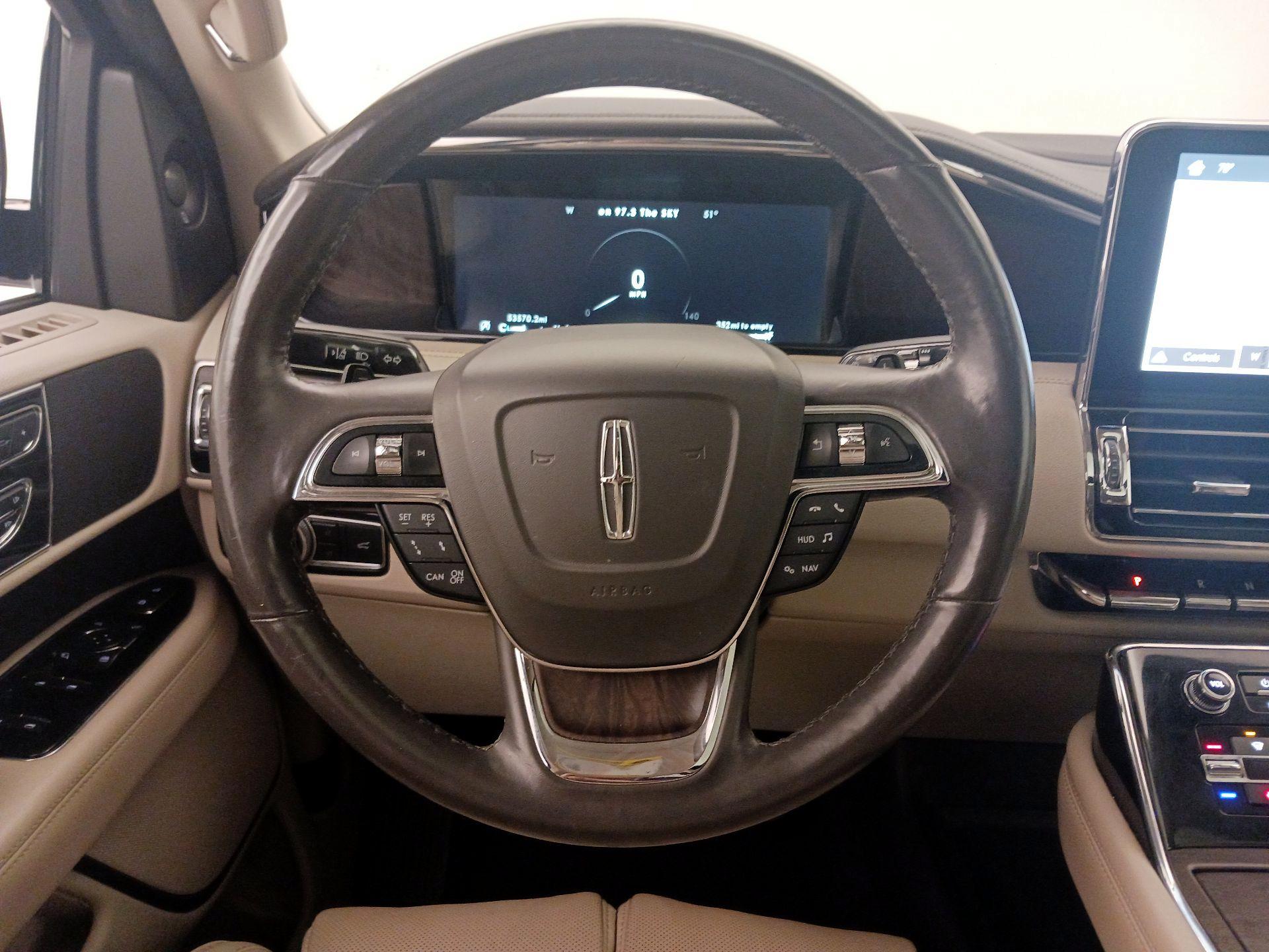 Thumbnail: 2019 Lincoln Navigator L - 10